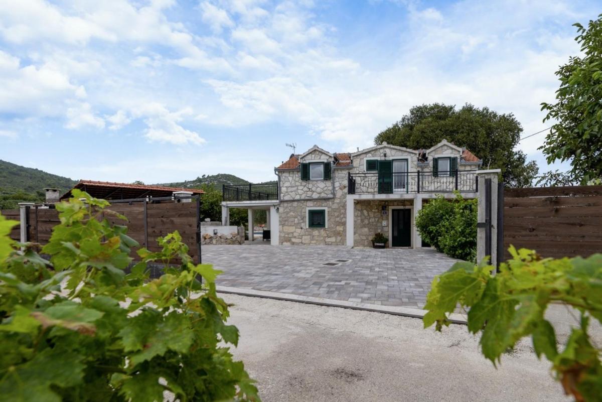 Villa with Private Pool photo 2