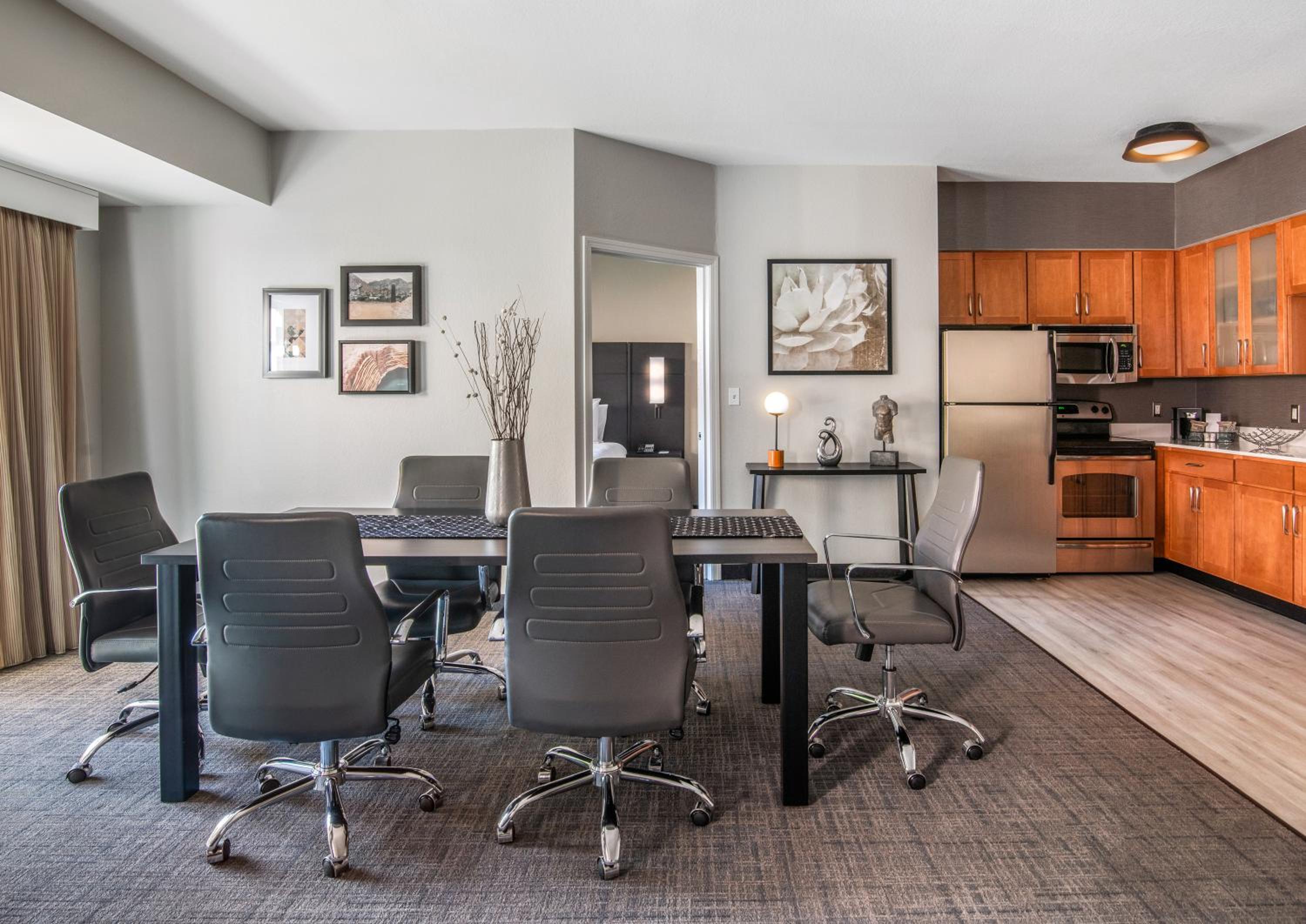 Two-Bedroom Suite with Sofa Bed - Photo 7
