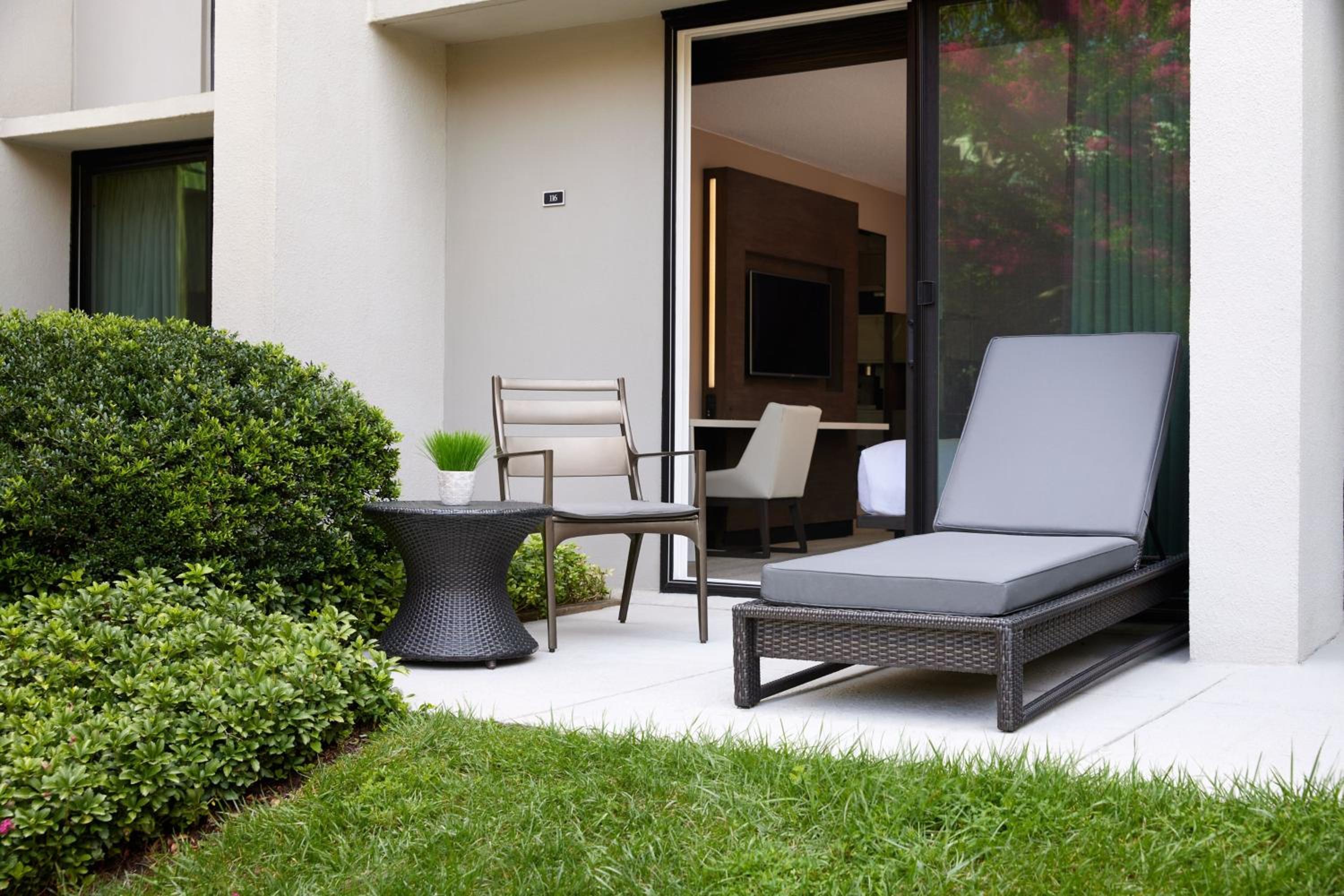 Double Room with Two Double Beds and Patio - Photo 6