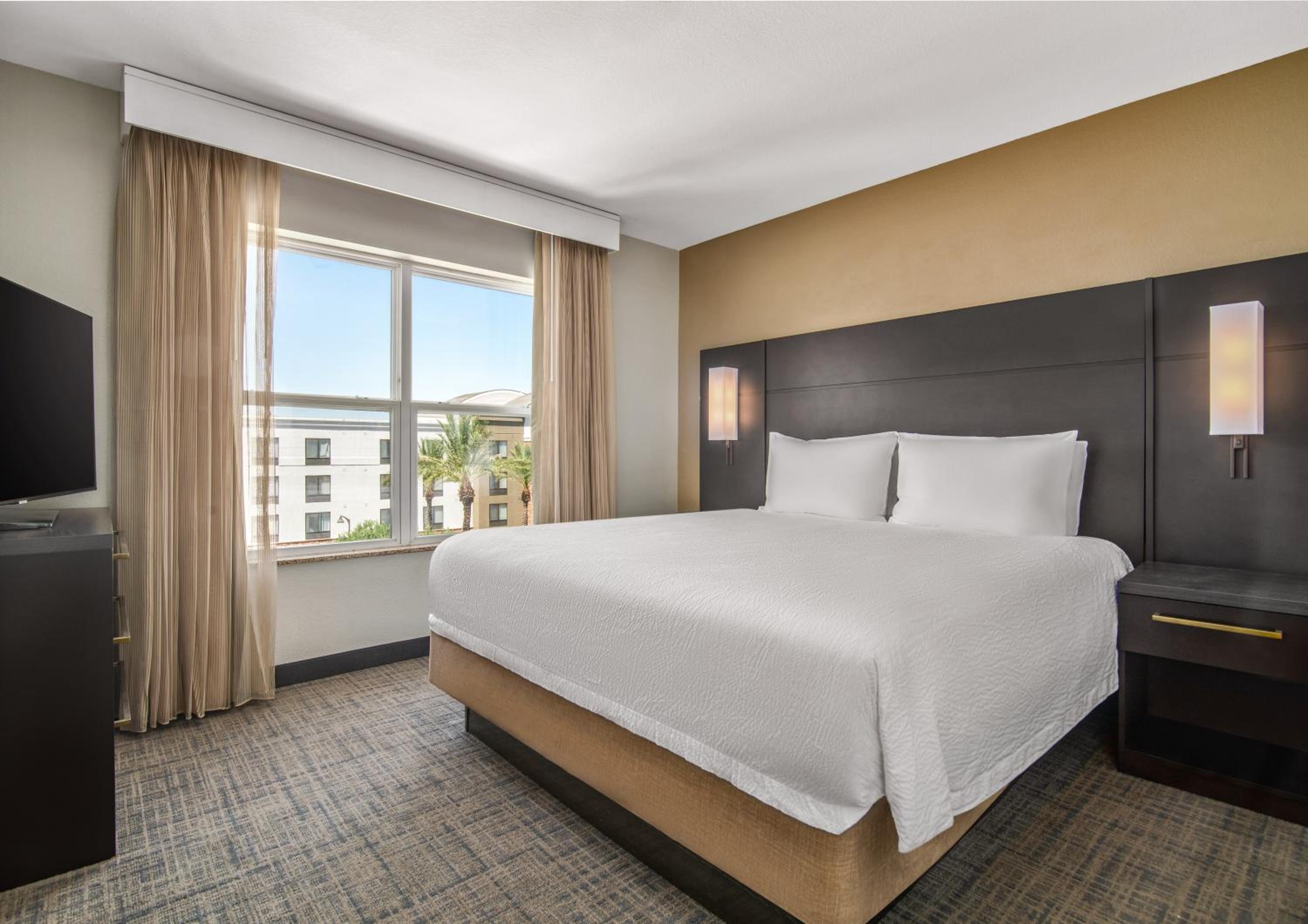 One-Bedroom Suite with Sofa Bed - Photo 1