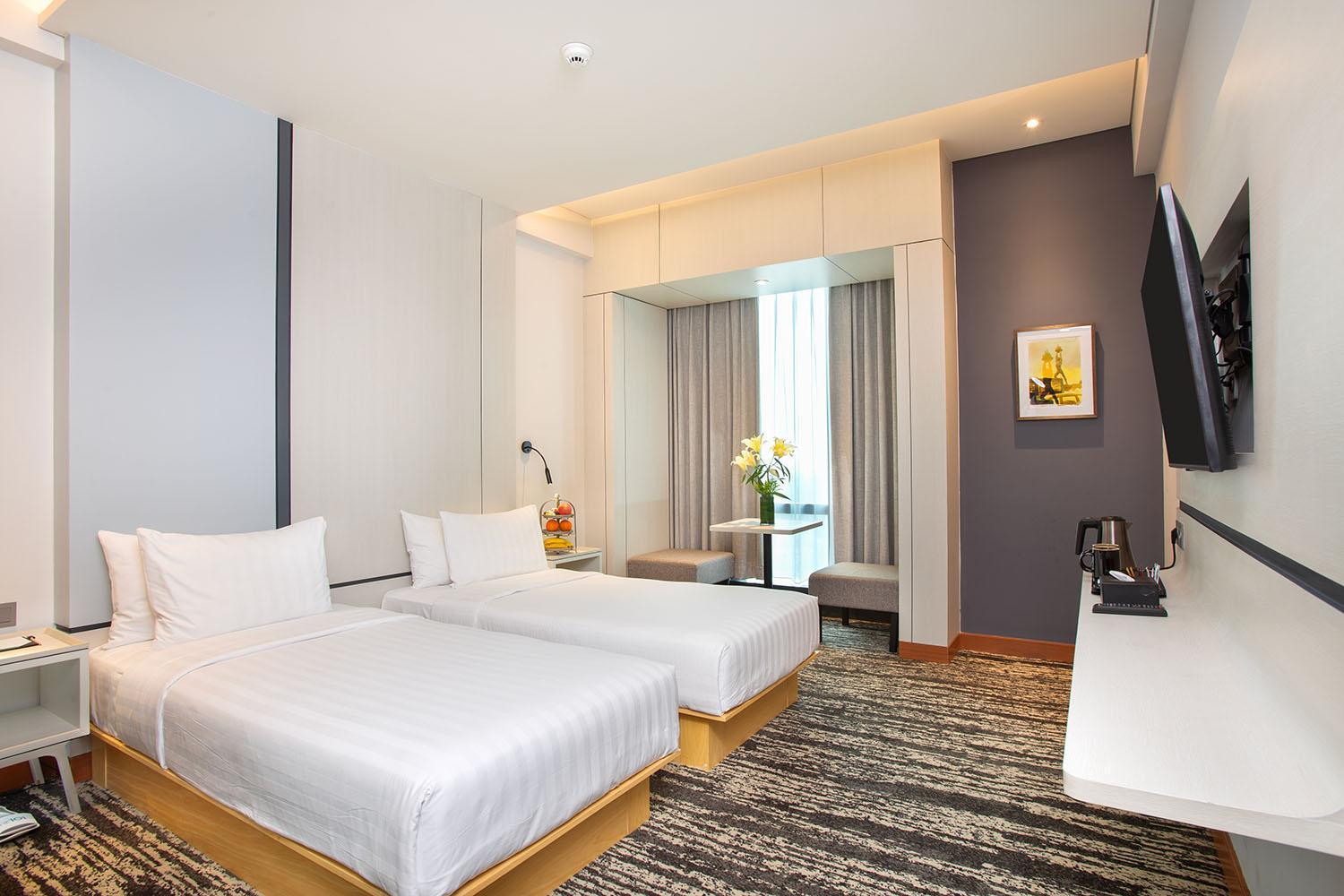 Deluxe Double or Twin Room with City View - Photo 8