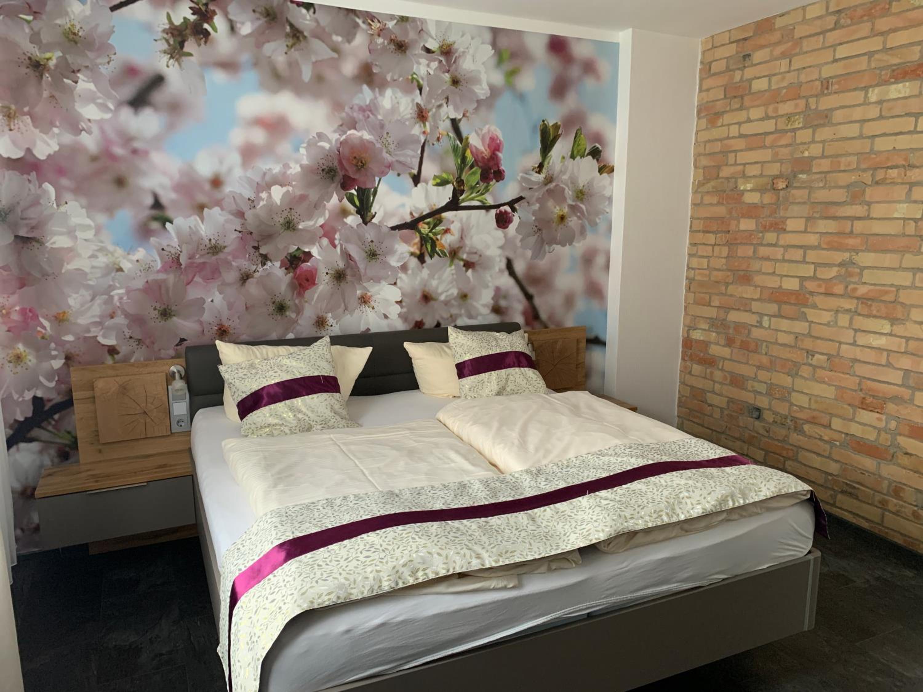 Junior Suite with Balcony - Photo 1