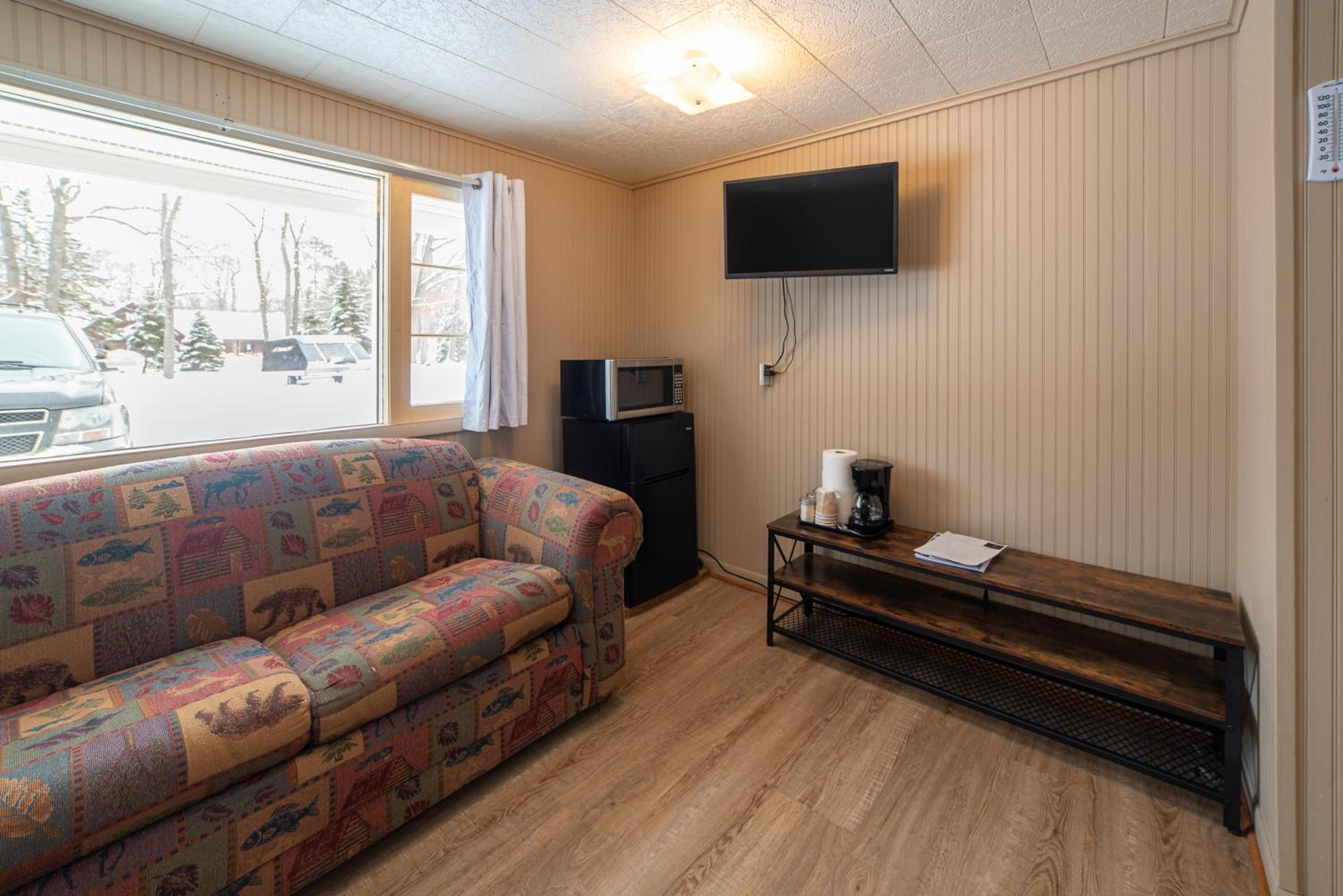 Queen Room with Two Queen Beds photo 3