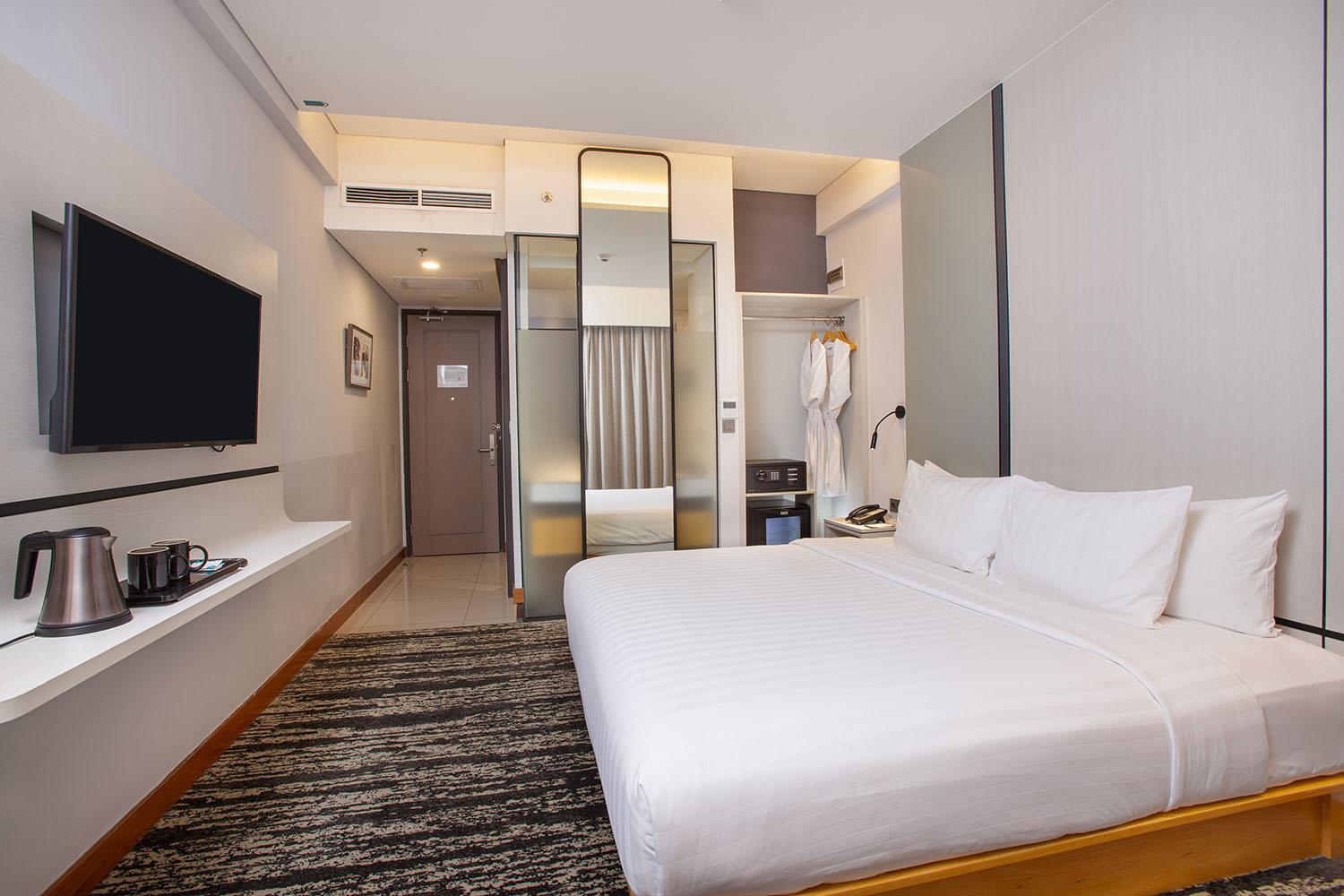 Double or Twin Room with Terrace - Photo 12