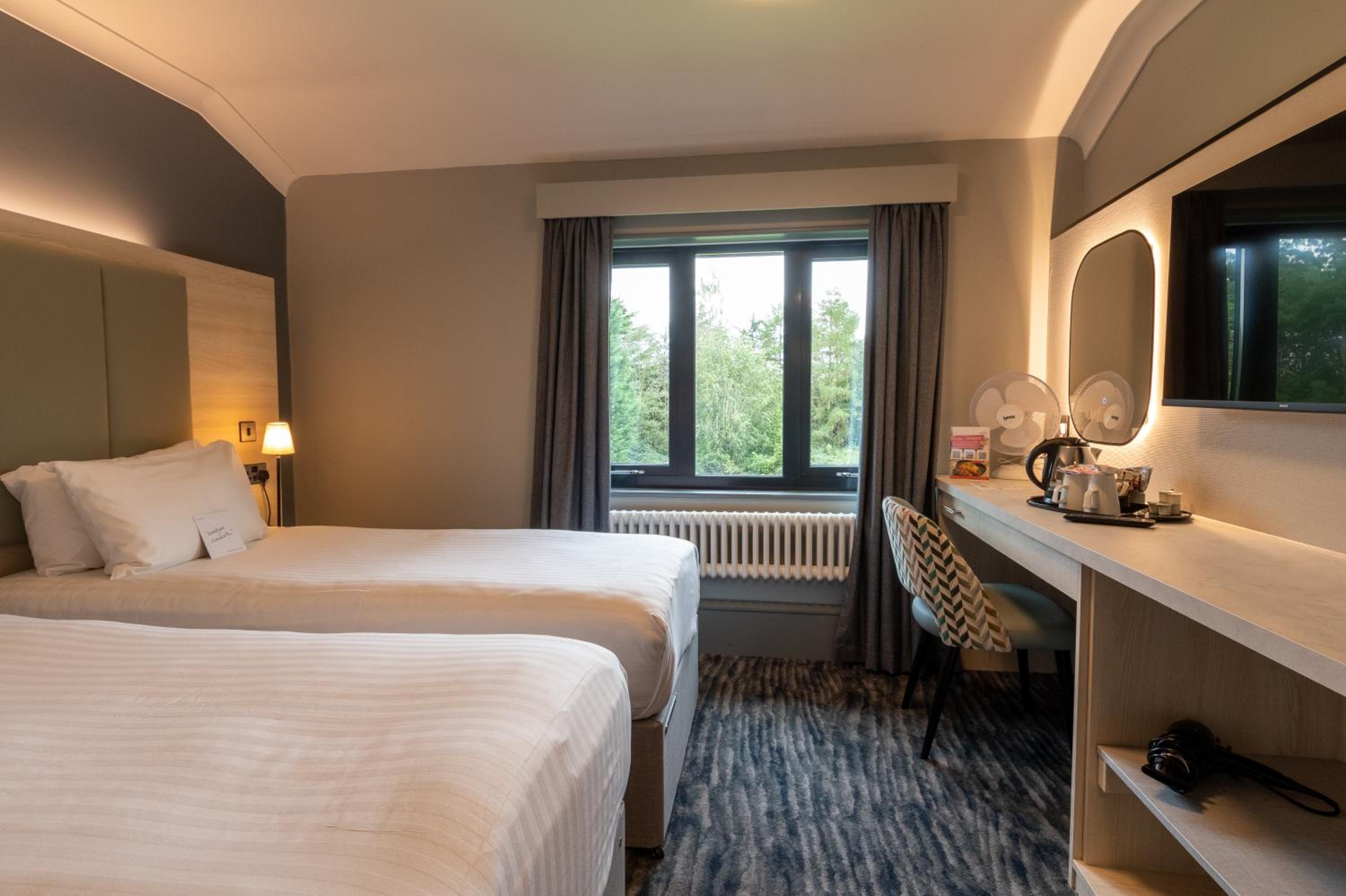 Standard Twin Room - Photo 1