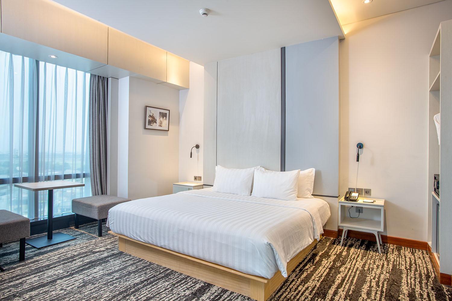 Suite - Photo 10