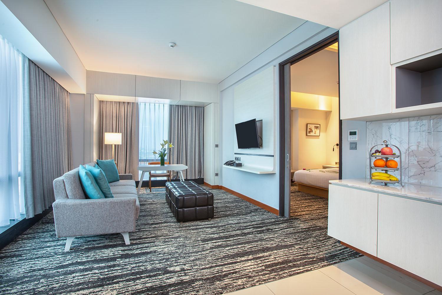 Suite - Photo 1