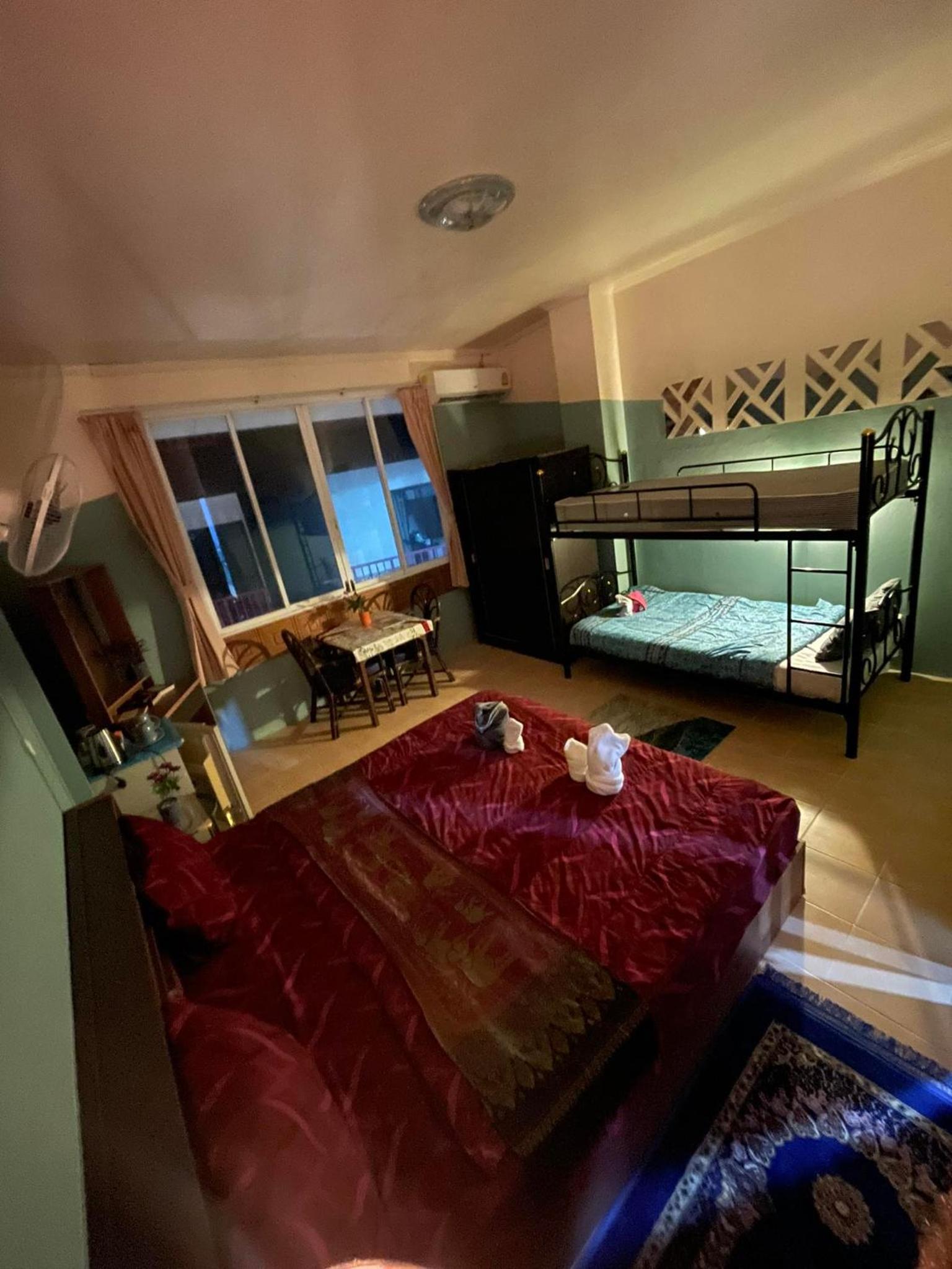 Standard Quadruple Room - Photo 15