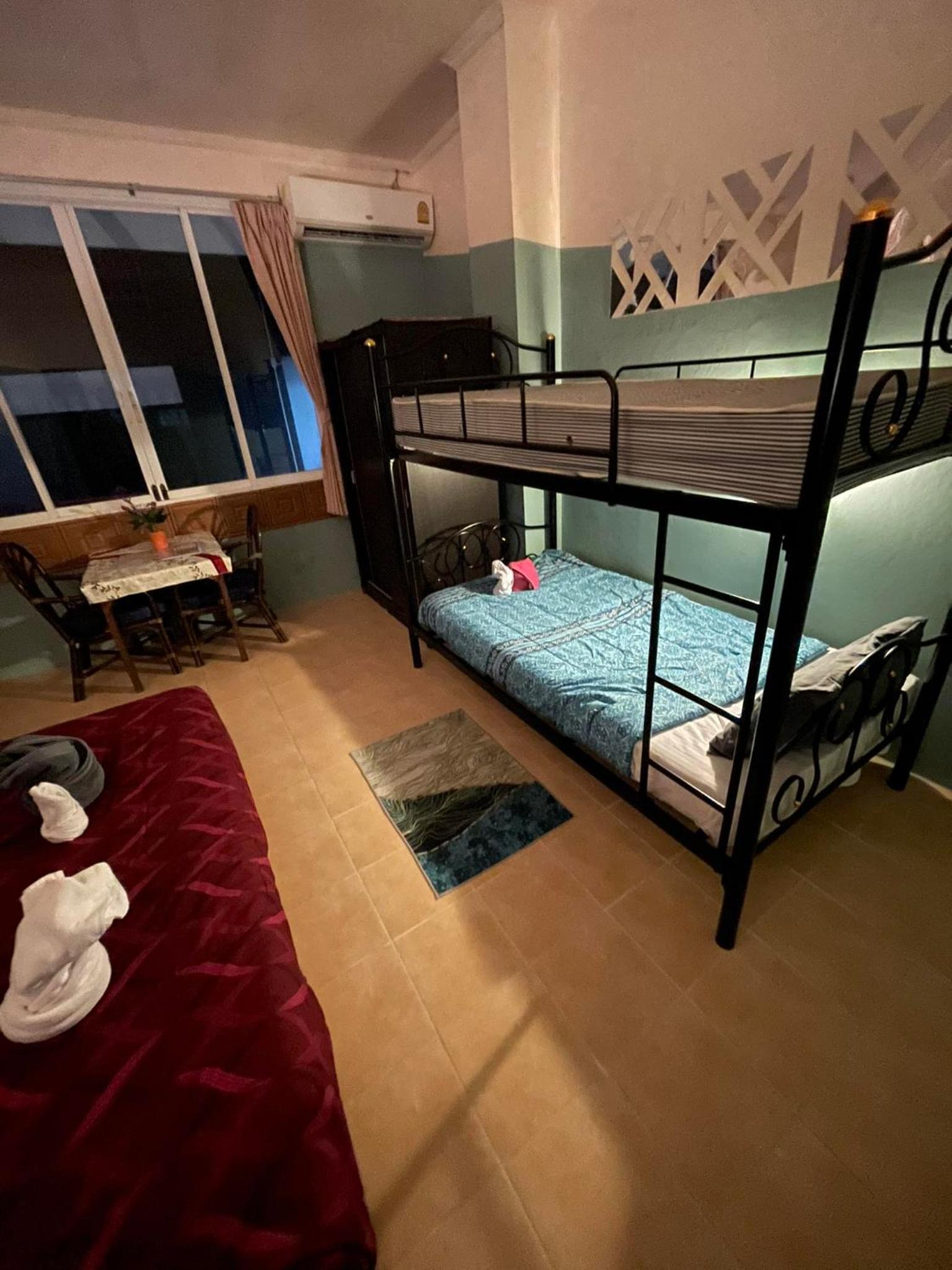 Standard Quadruple Room - Photo 14