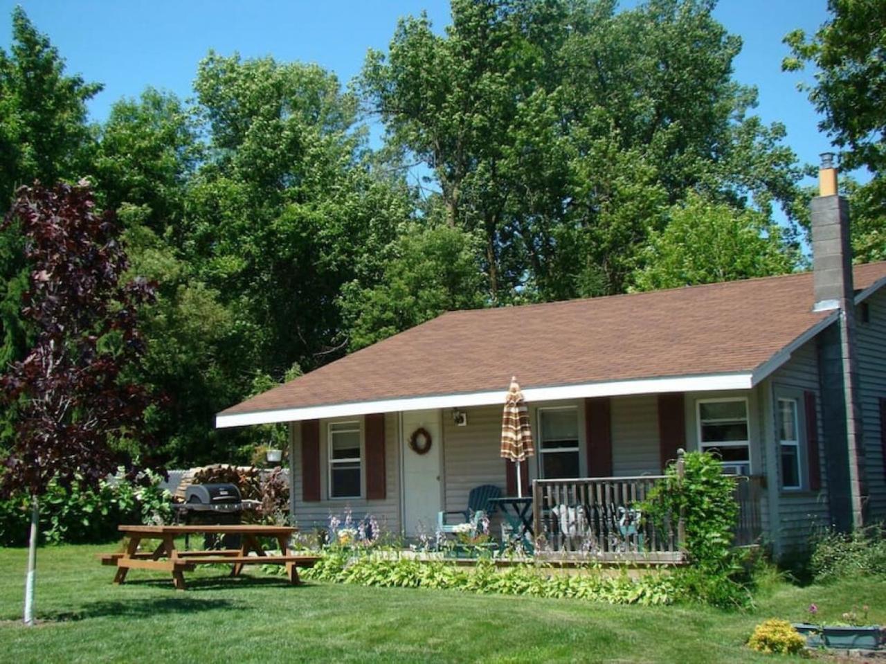 Two-Bedroom House photo 2