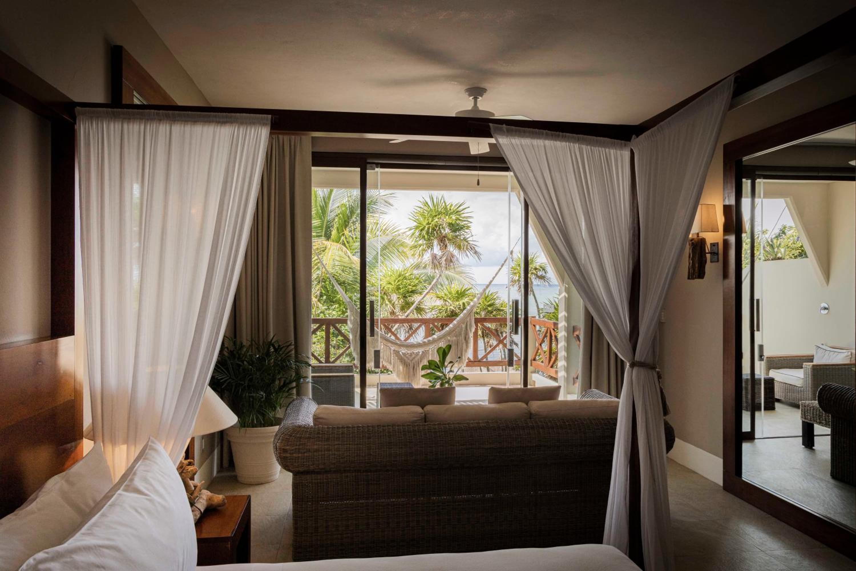 Suite - Water Front - Photo 7