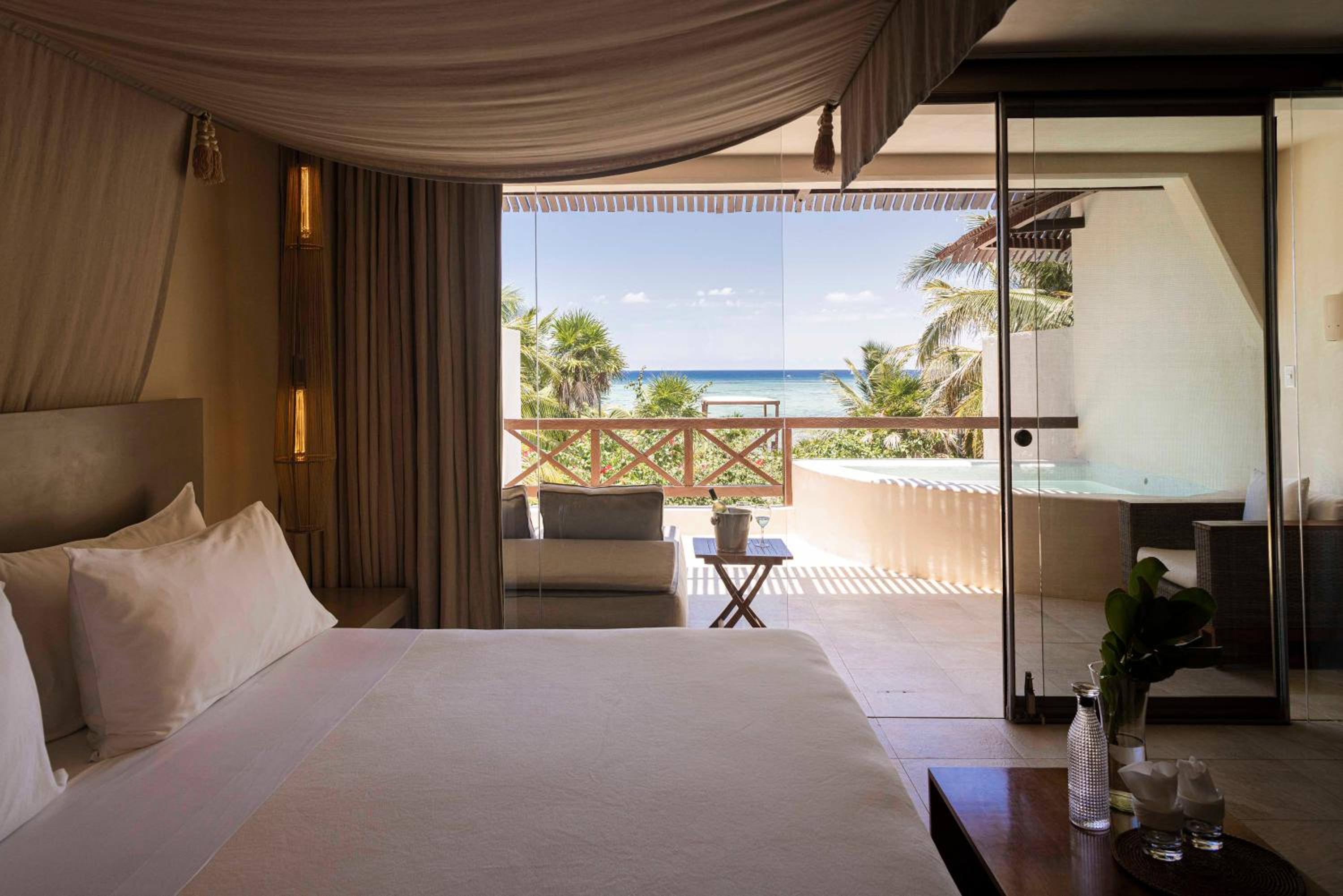 Superior Deluxe Suite Ocean View - Photo 2