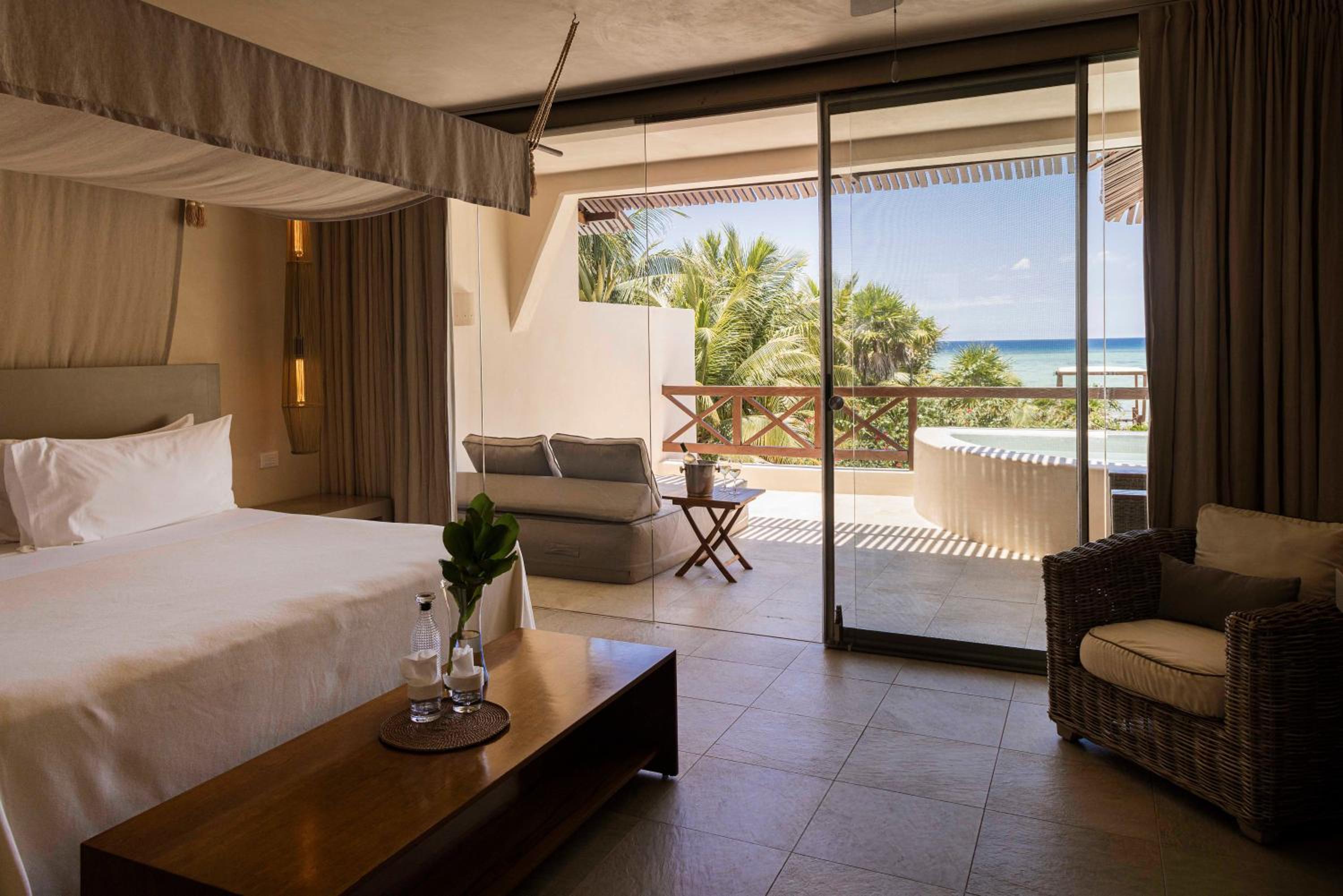 Superior Deluxe Suite Ocean View - Photo 1