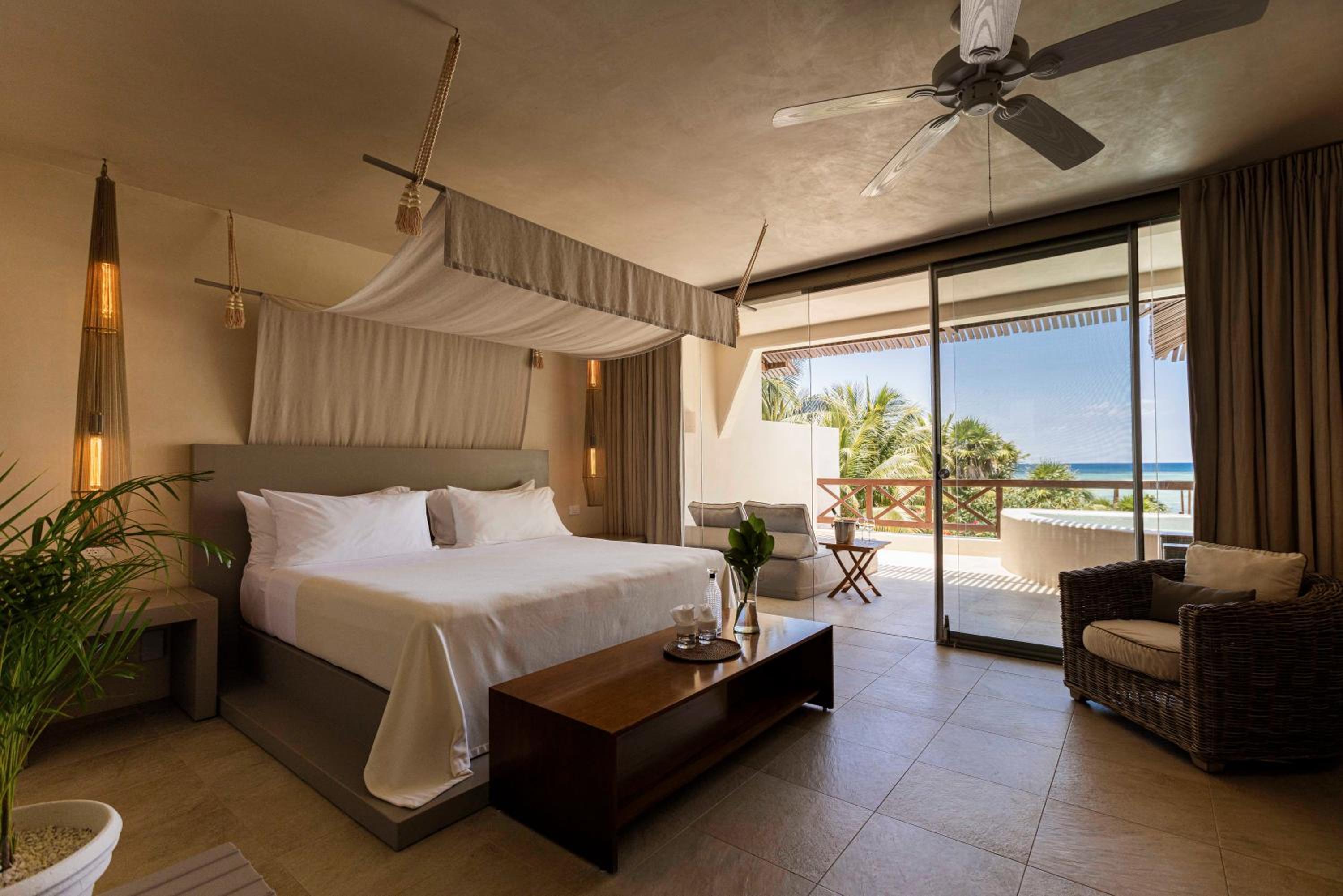 Superior Deluxe Suite Ocean View - Photo 3
