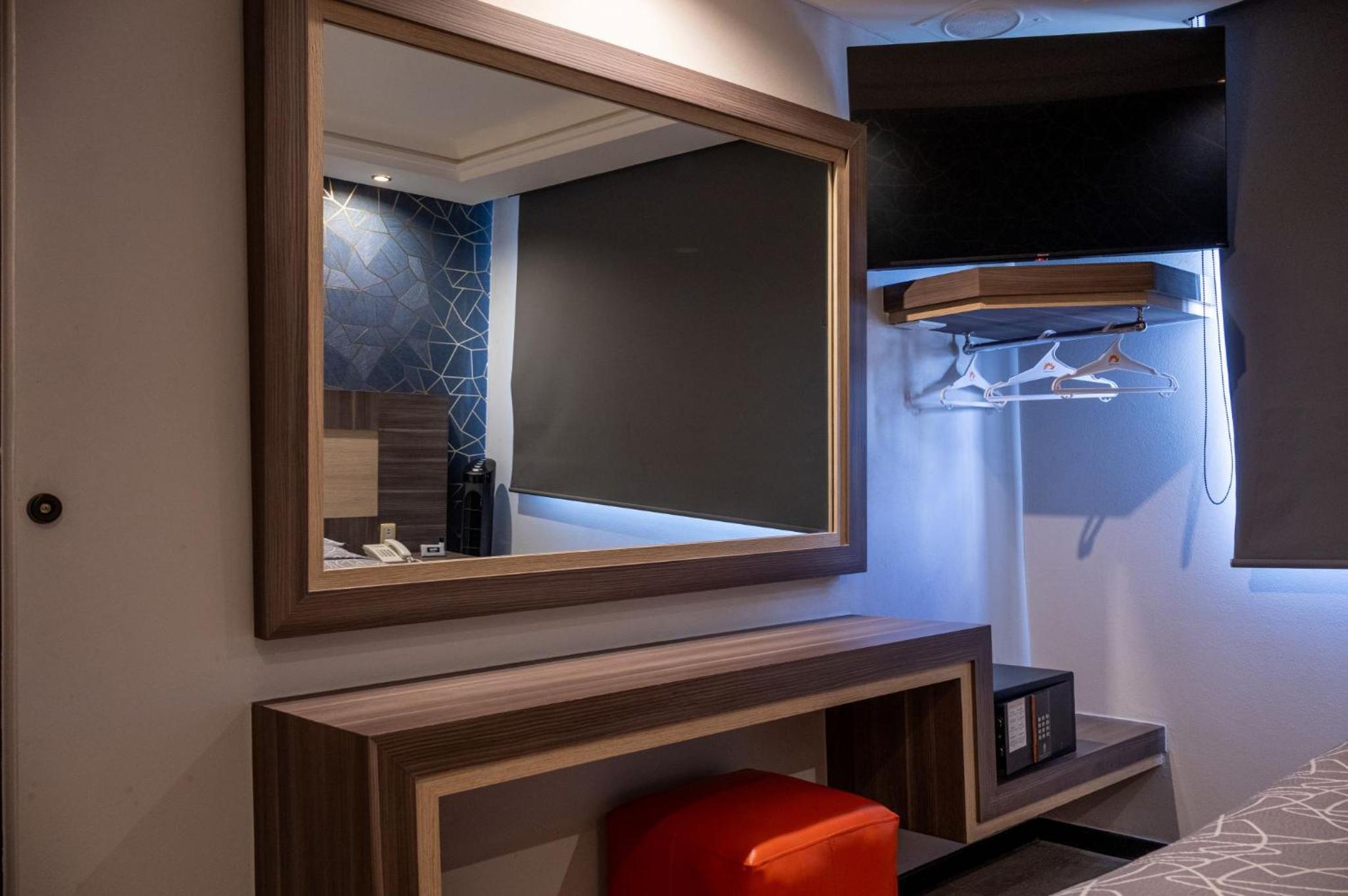 Superior Suite - Photo 6