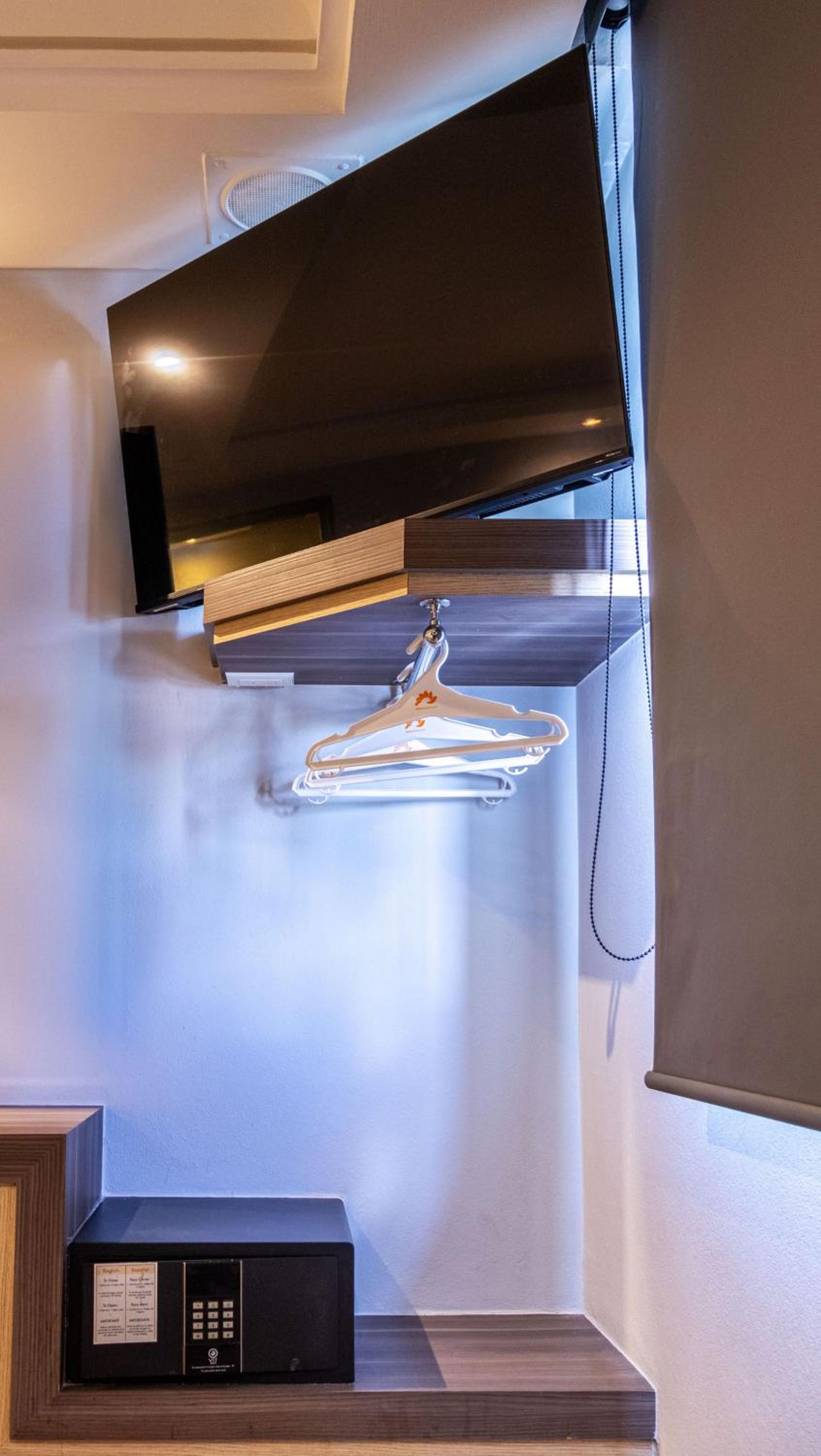 Superior Suite - Photo 3