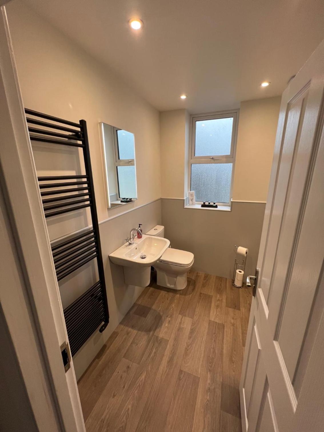 Deluxe Double Room with Shower photo 3