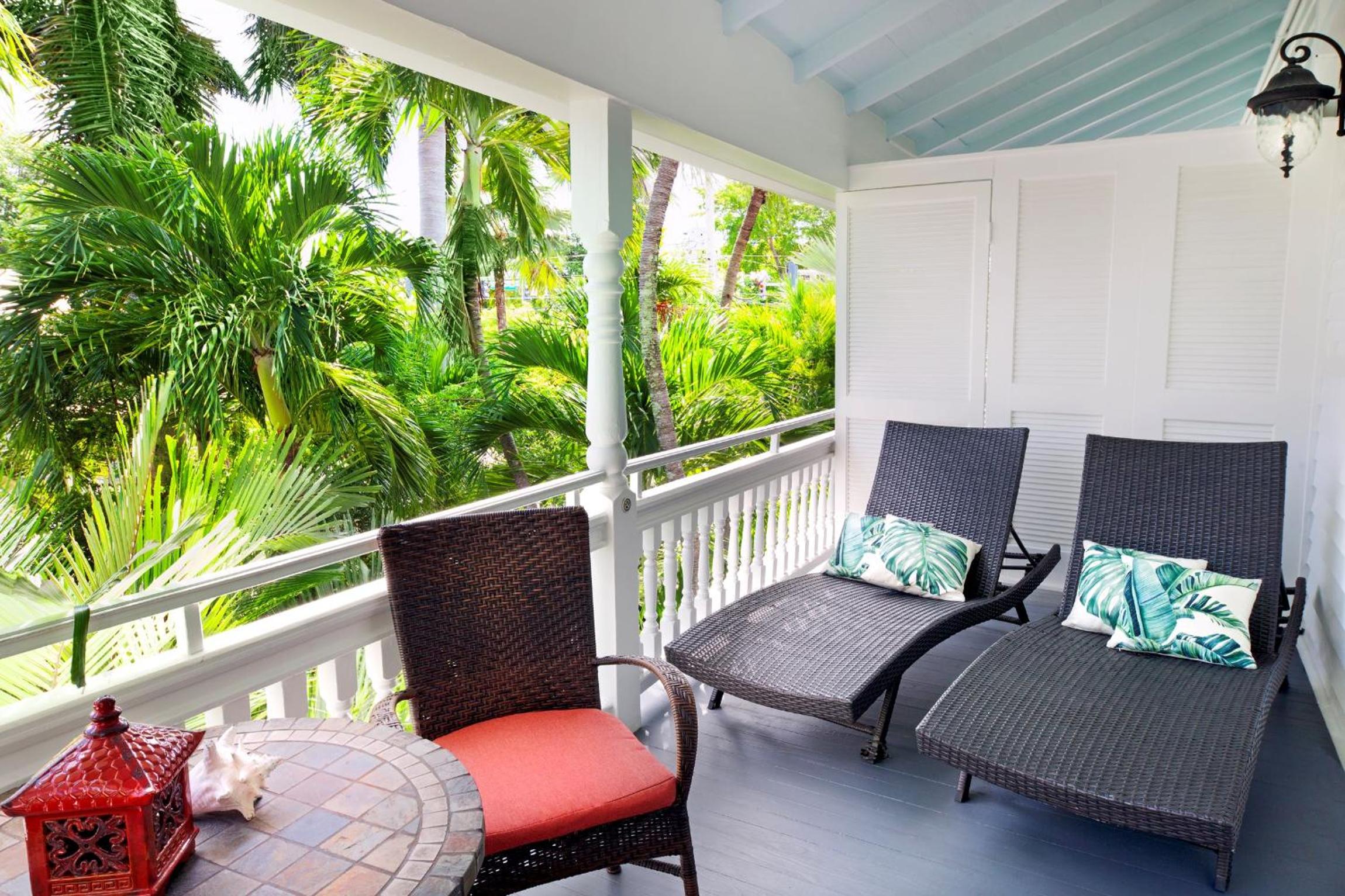 Royal Poinciana with Balcony photo 2