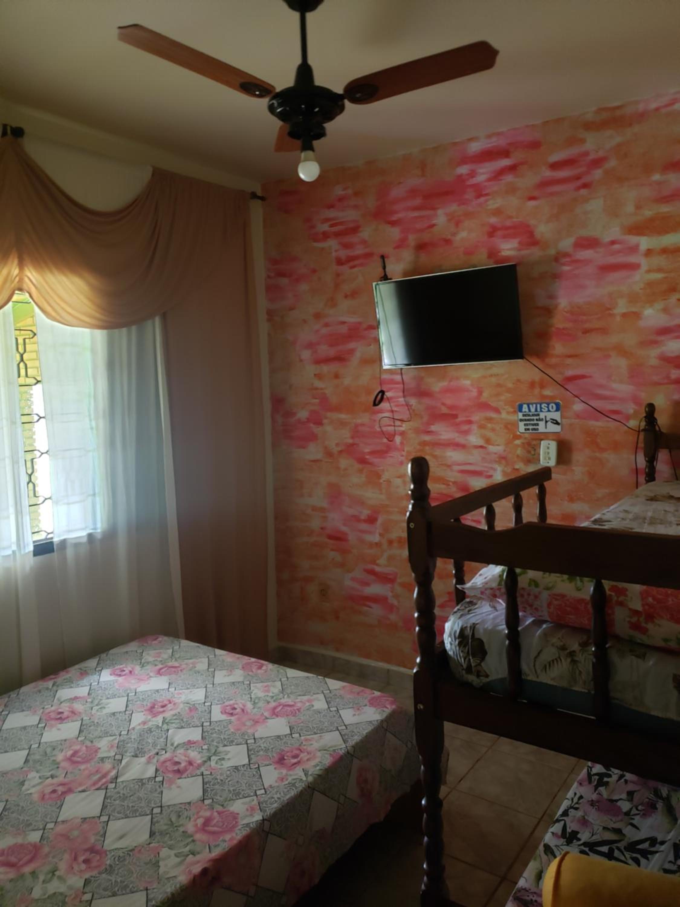 Two-Bedroom House With Kitchen photo 1