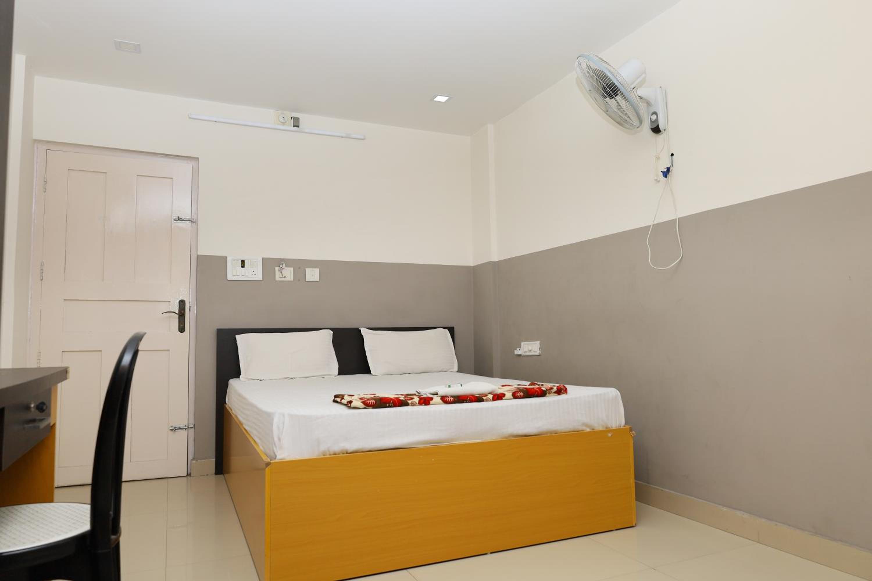 Large Double Room photo 2