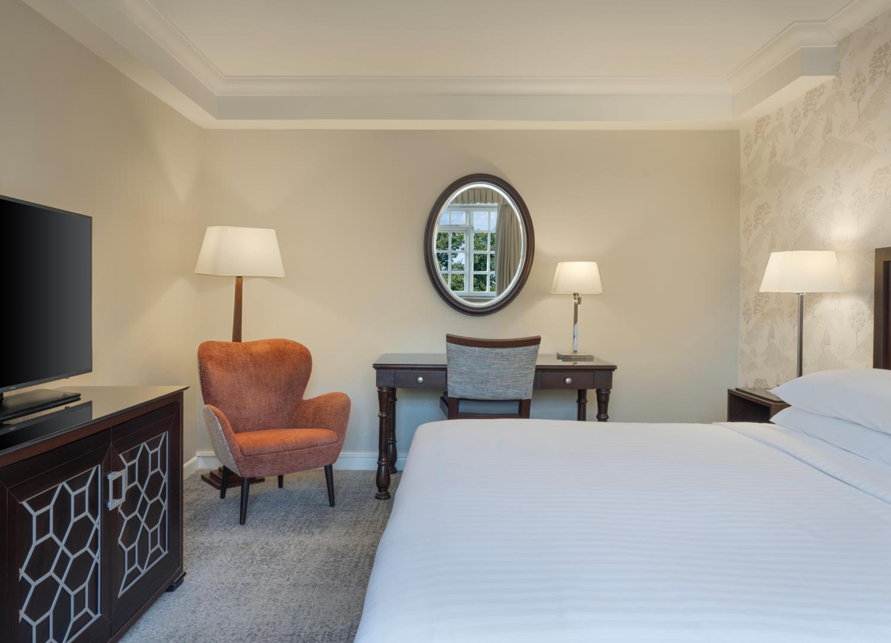 Superior King Room - Photo 5