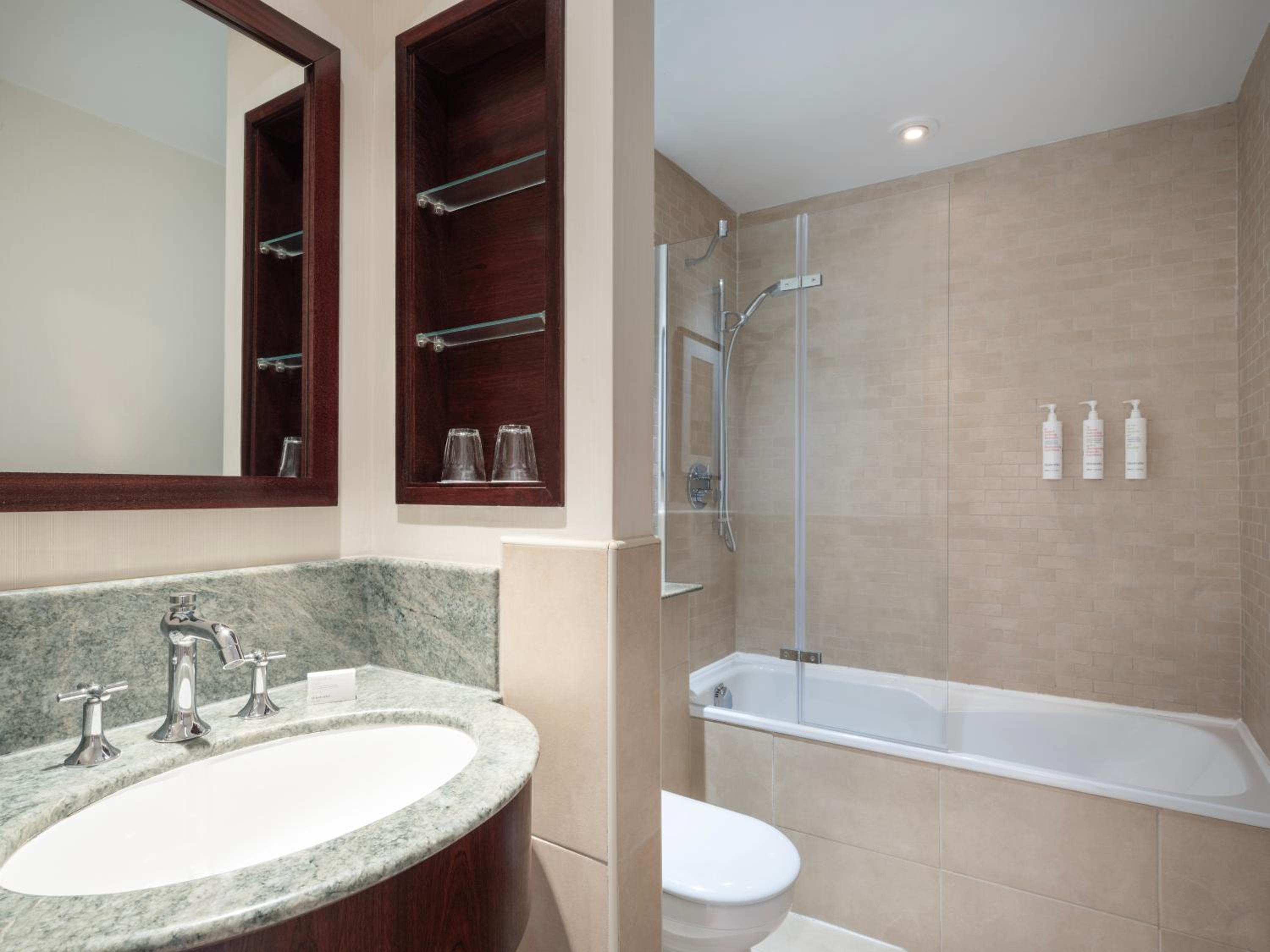 One-Bedroom King Suite with Sofa Bed - Photo 10