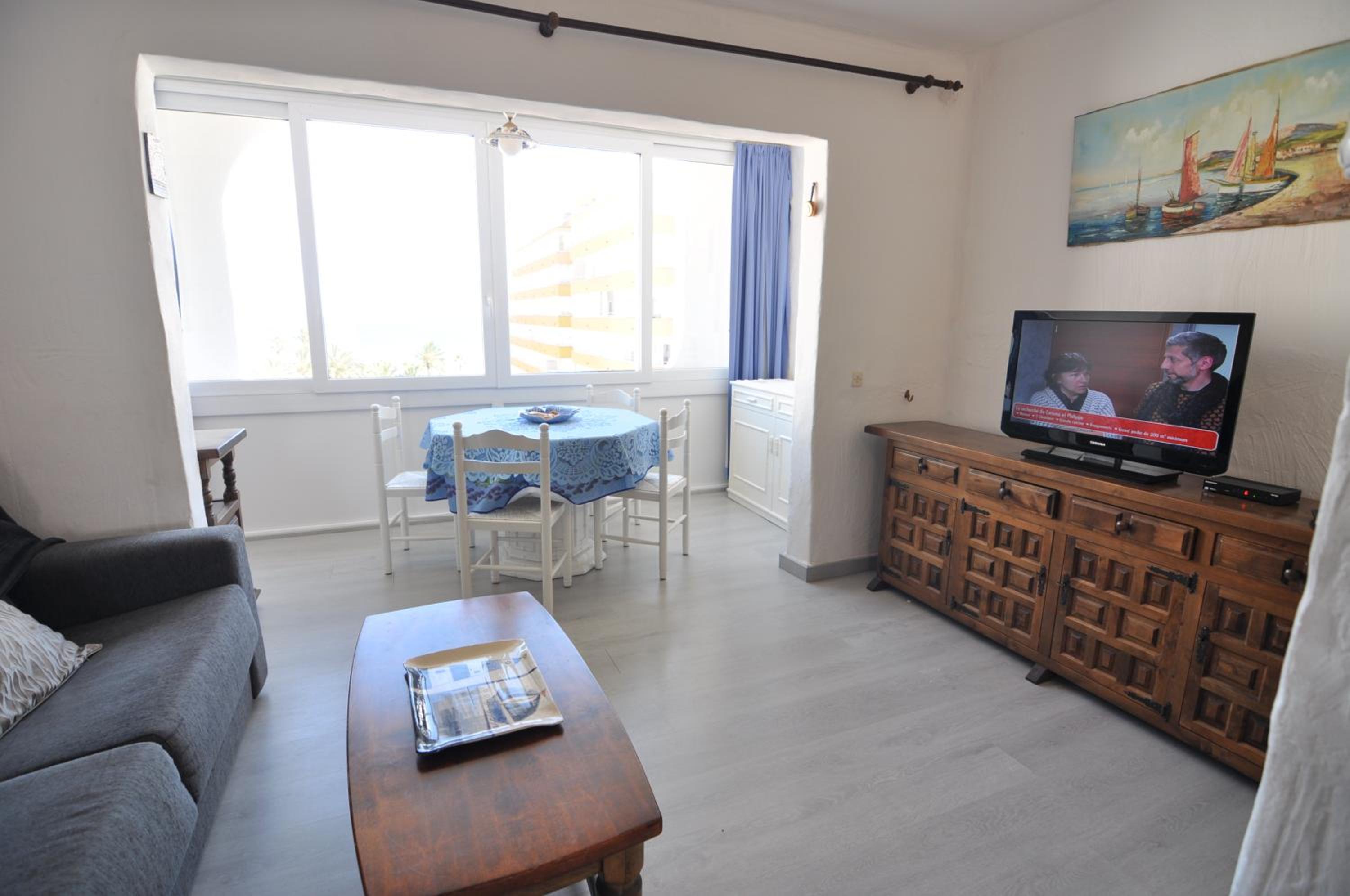 Studio Apartment With Sea View