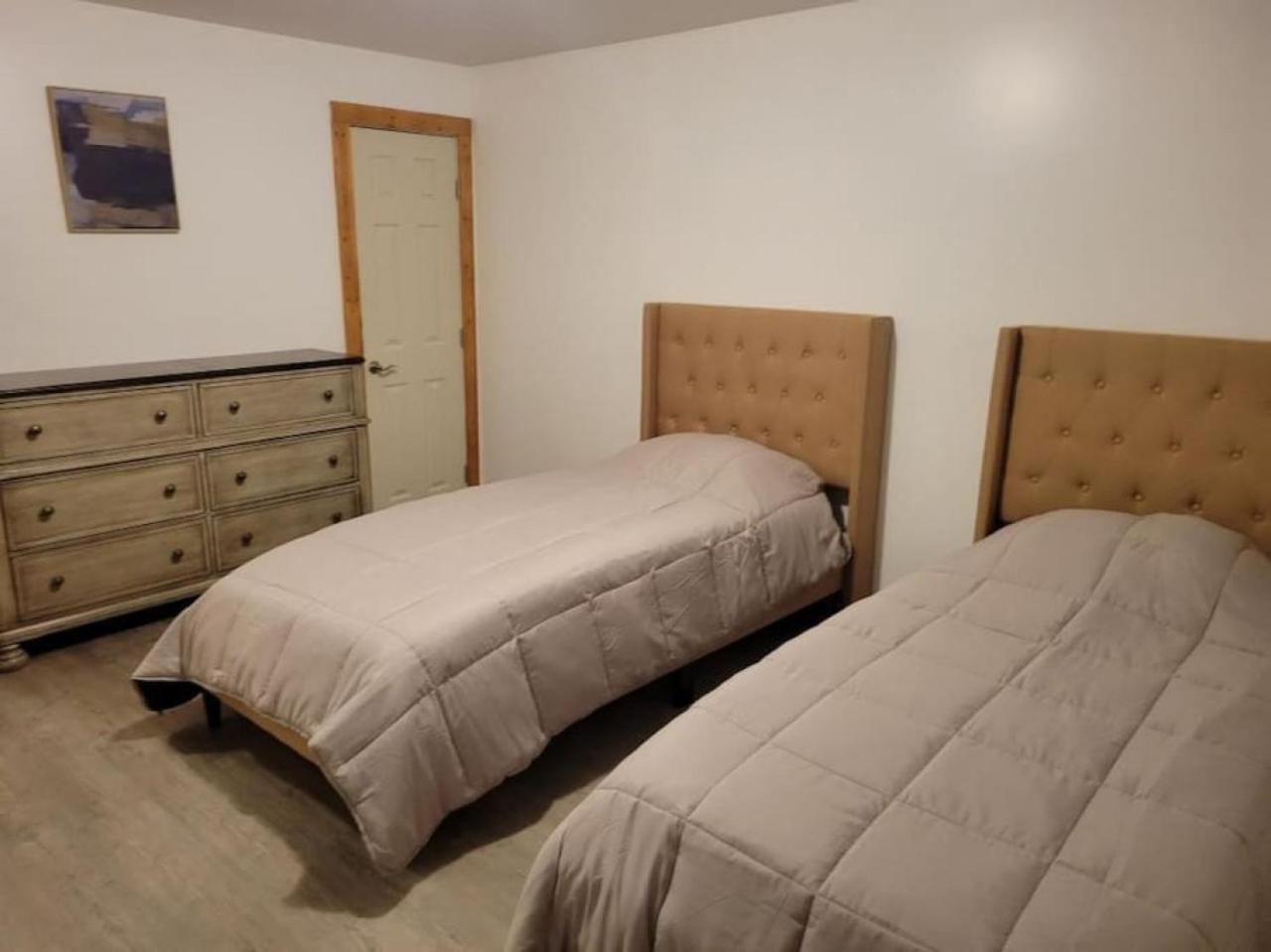 Three-Bedroom House photo 3