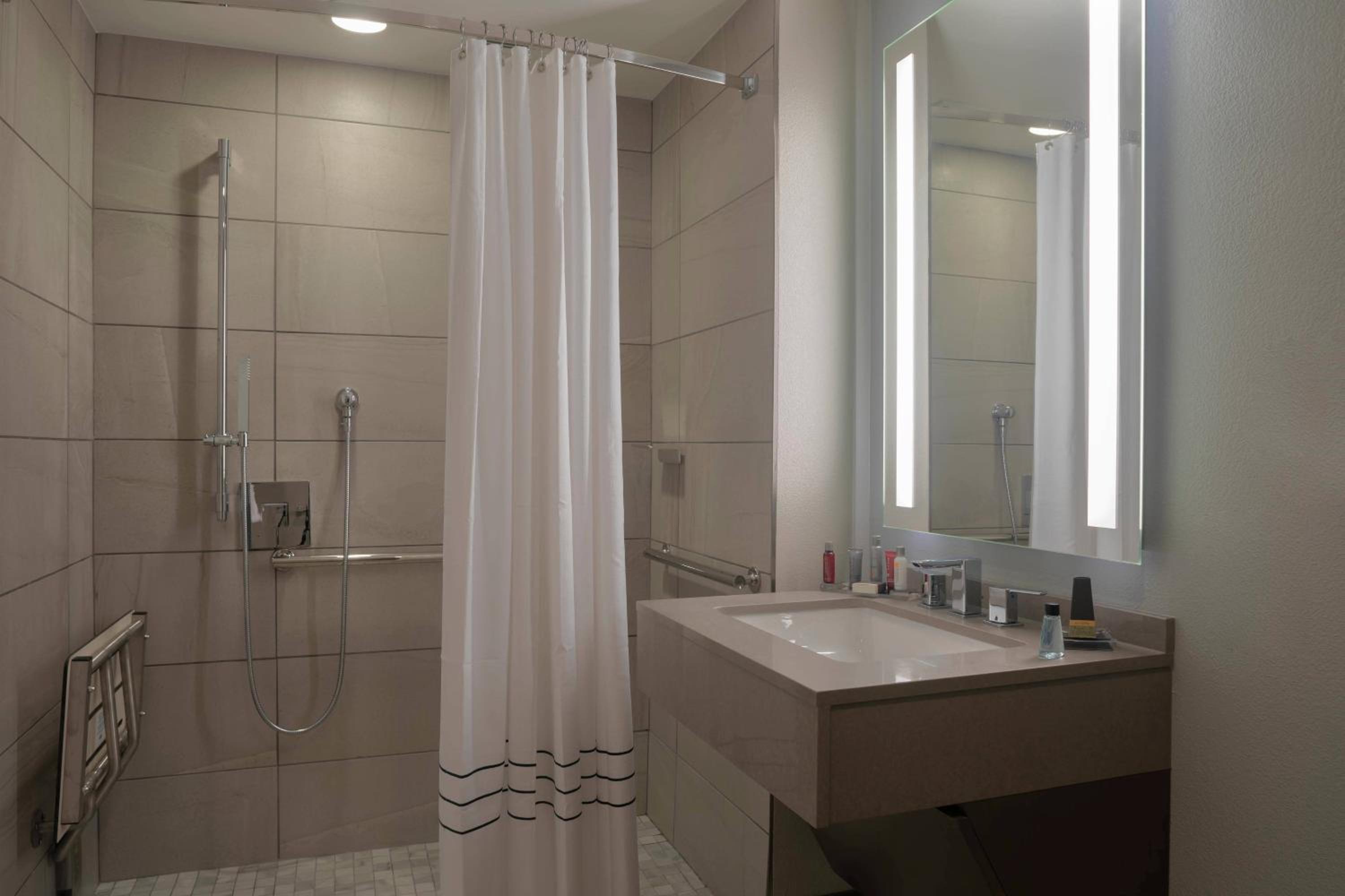 Newly Renovated Standard Room - Photo 3