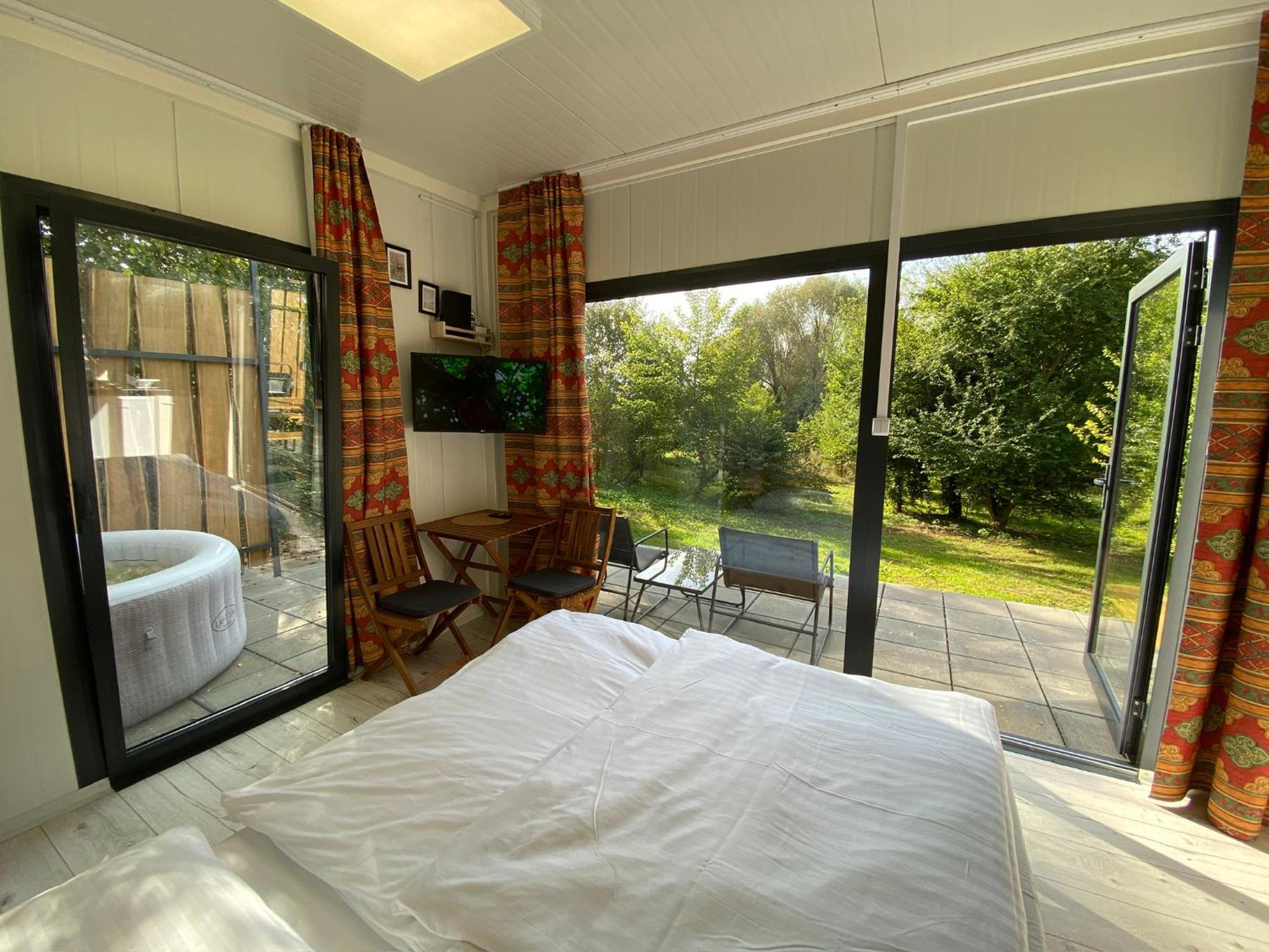 Bungalow with Garden View photo 2