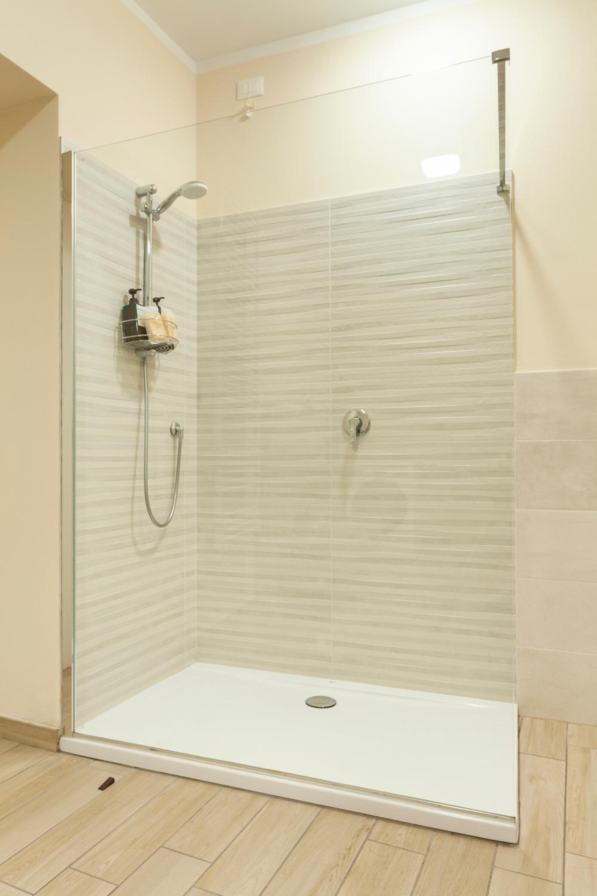 Double Room with Private Bathroom photo 2