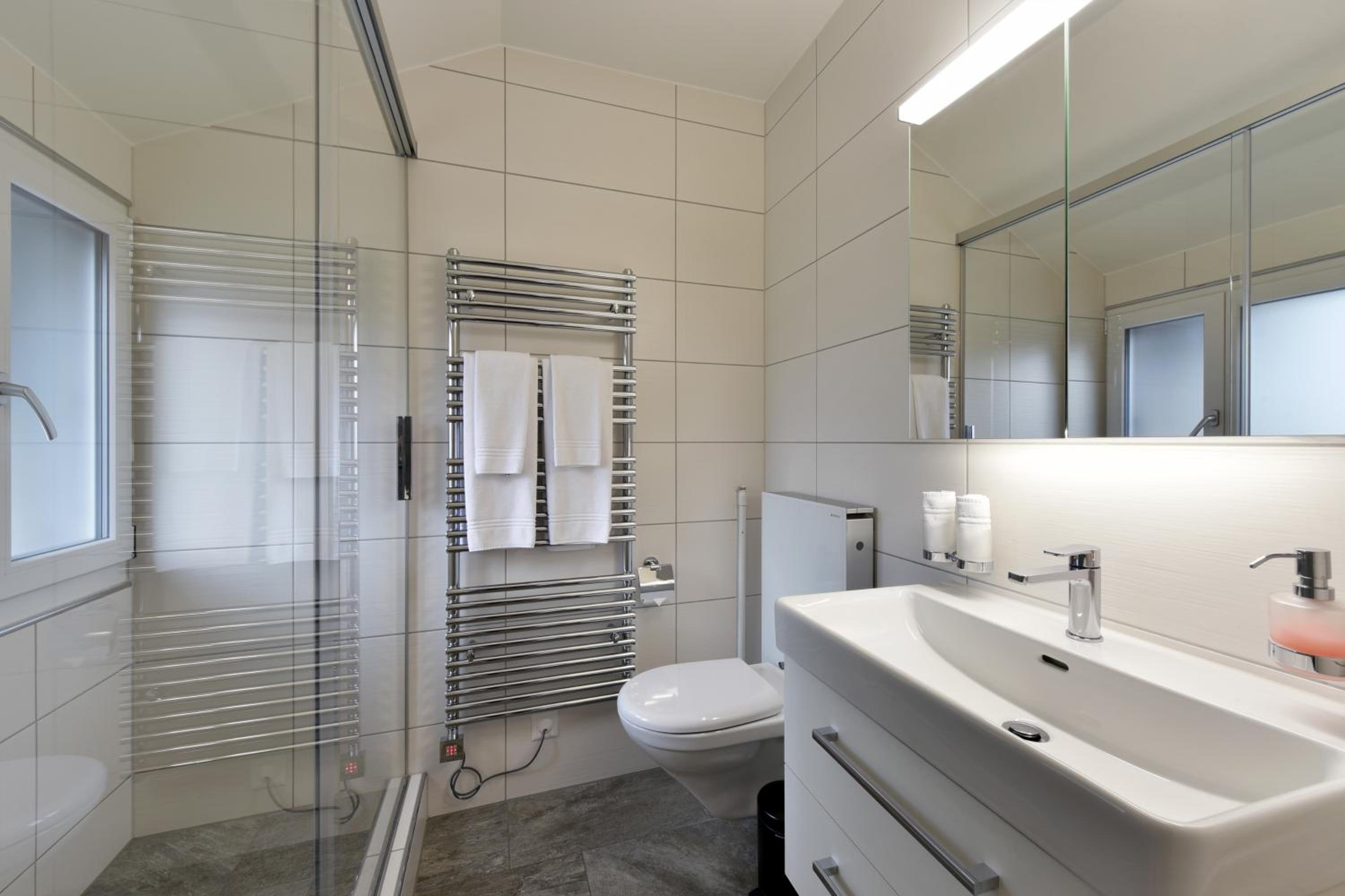 Double or Twin Room - Photo 5
