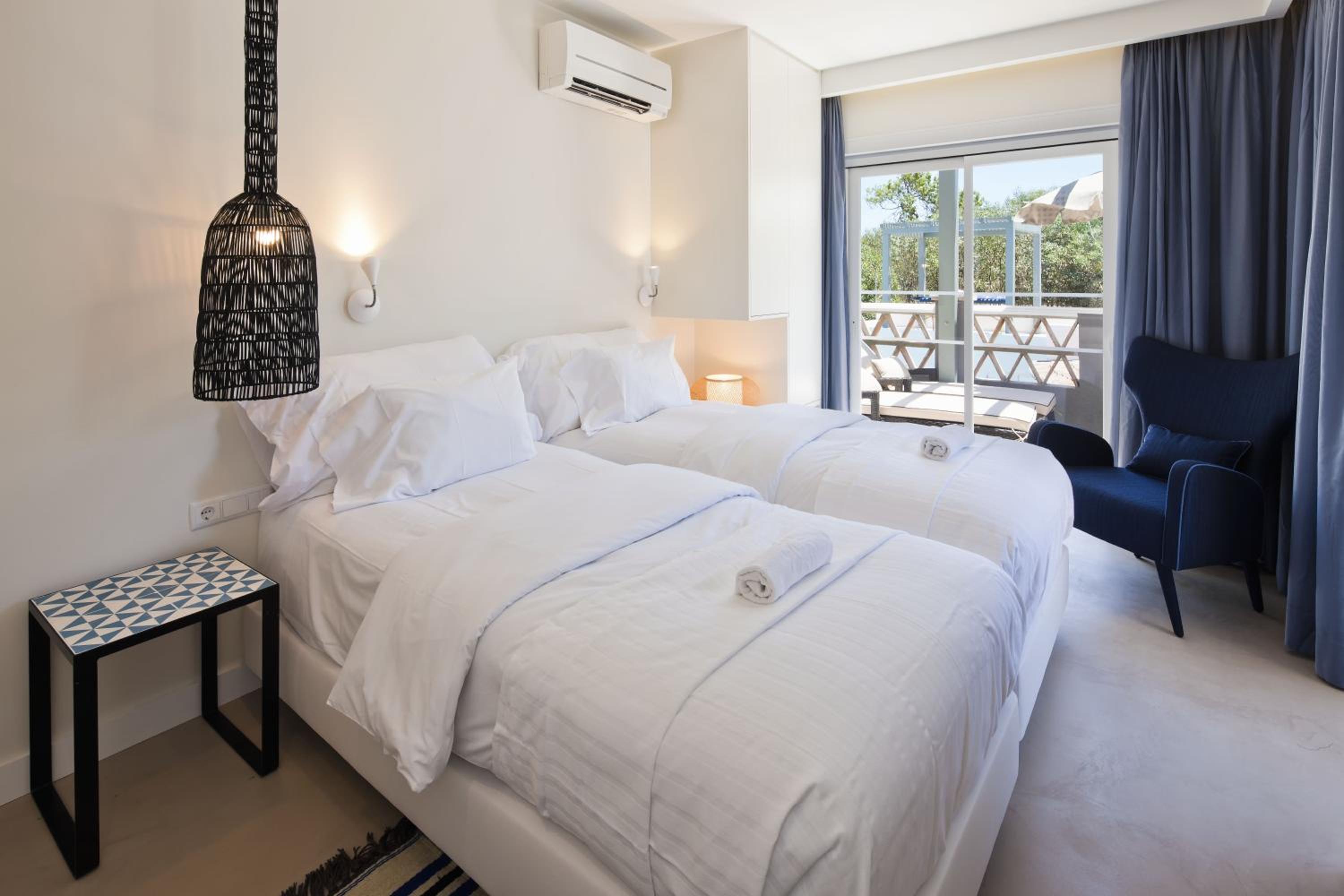 Deluxe Double or Twin Room - Photo 10