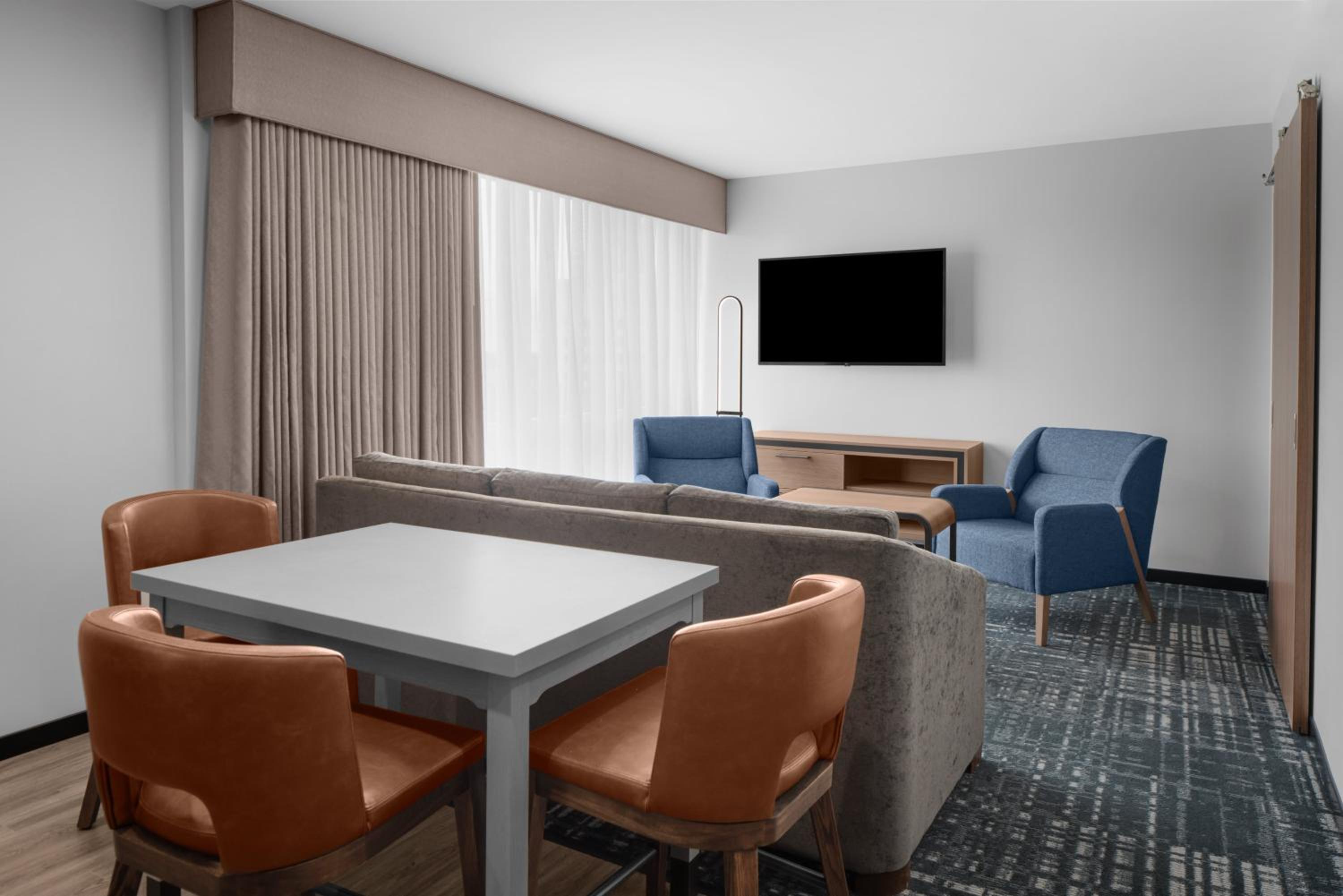 One-Bedroom King Suite - Photo 10