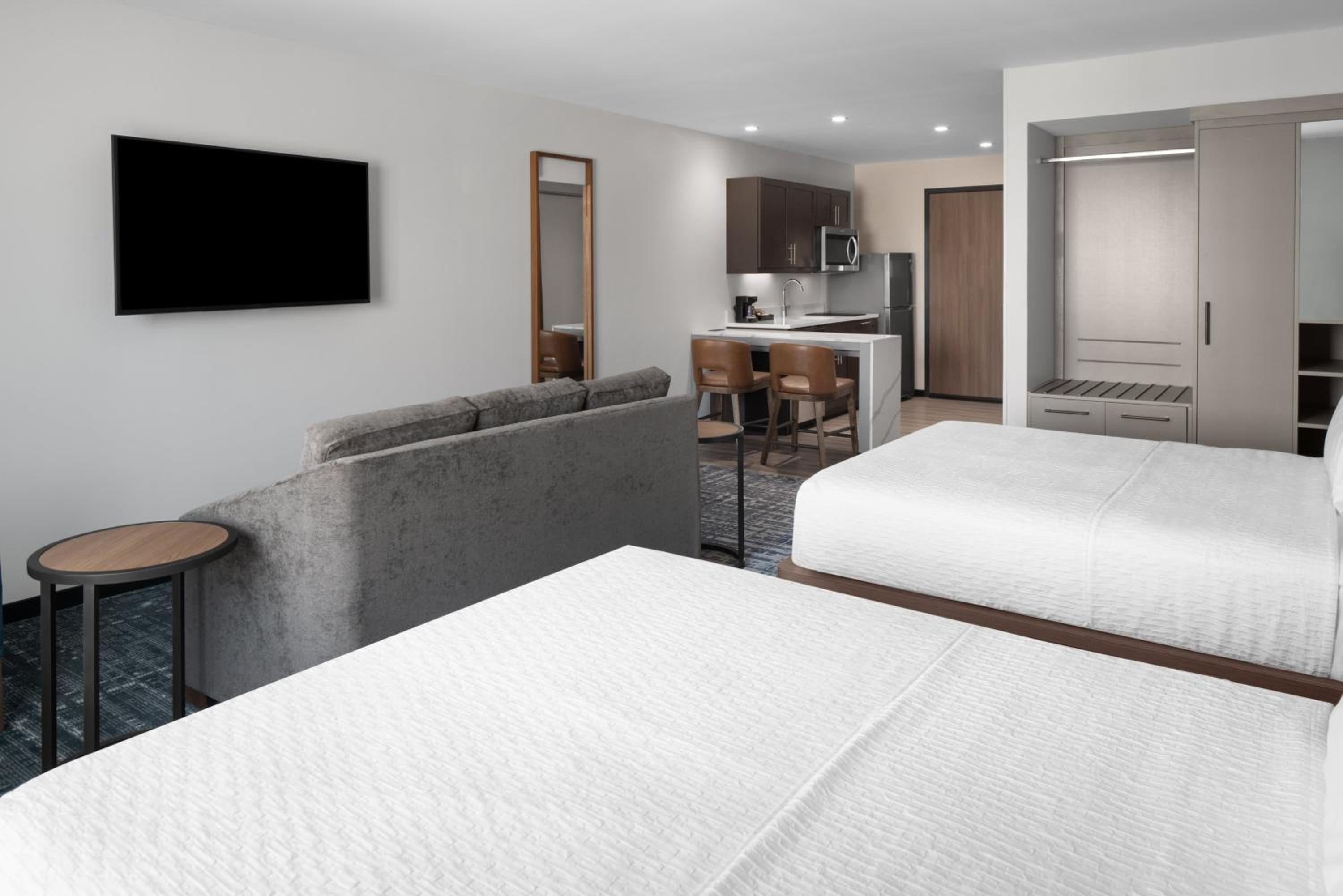 Studio Suite with Two Queen Beds - Photo 2
