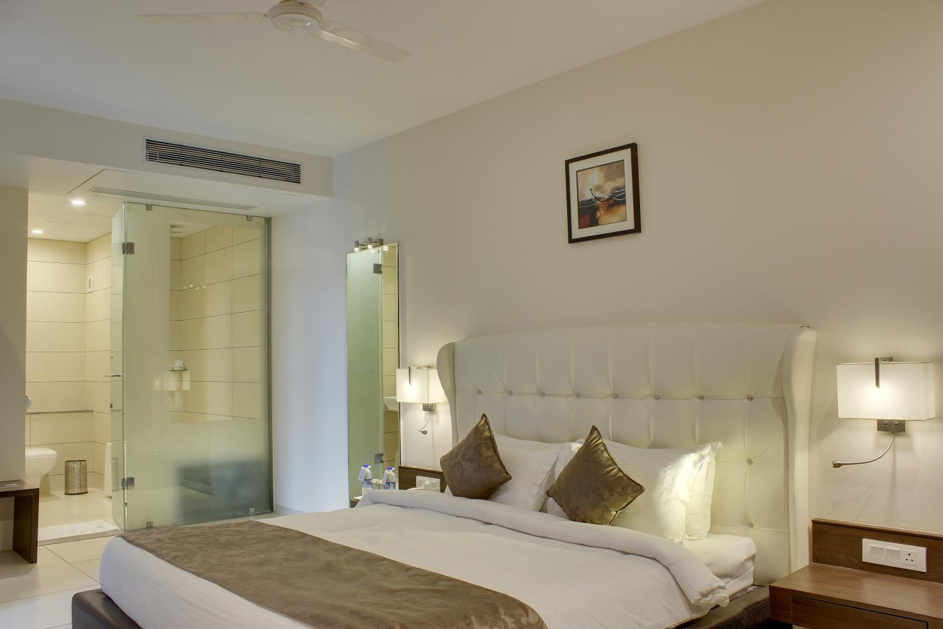 Deluxe Family Room - Photo 3