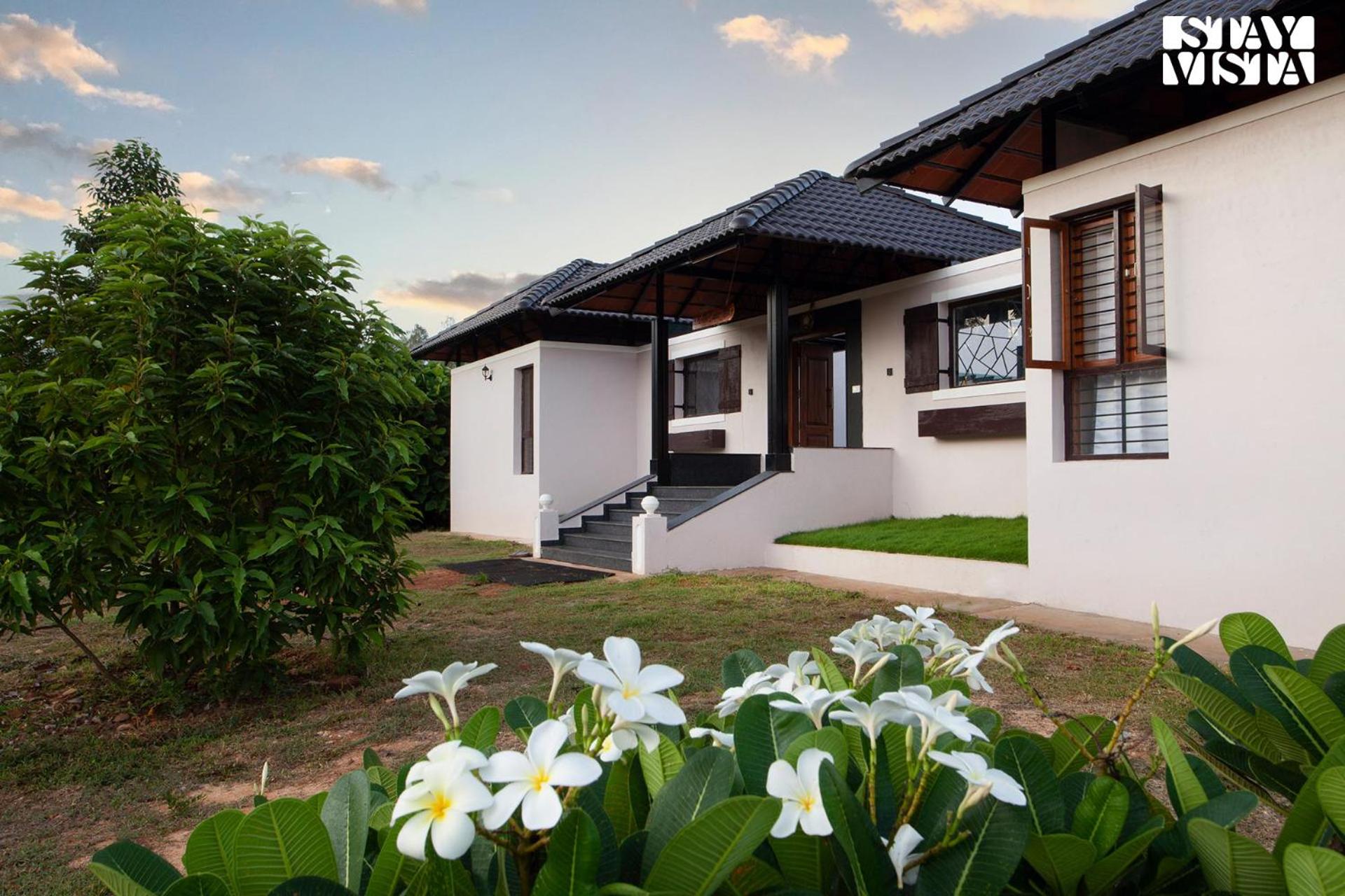 Villa photo 2