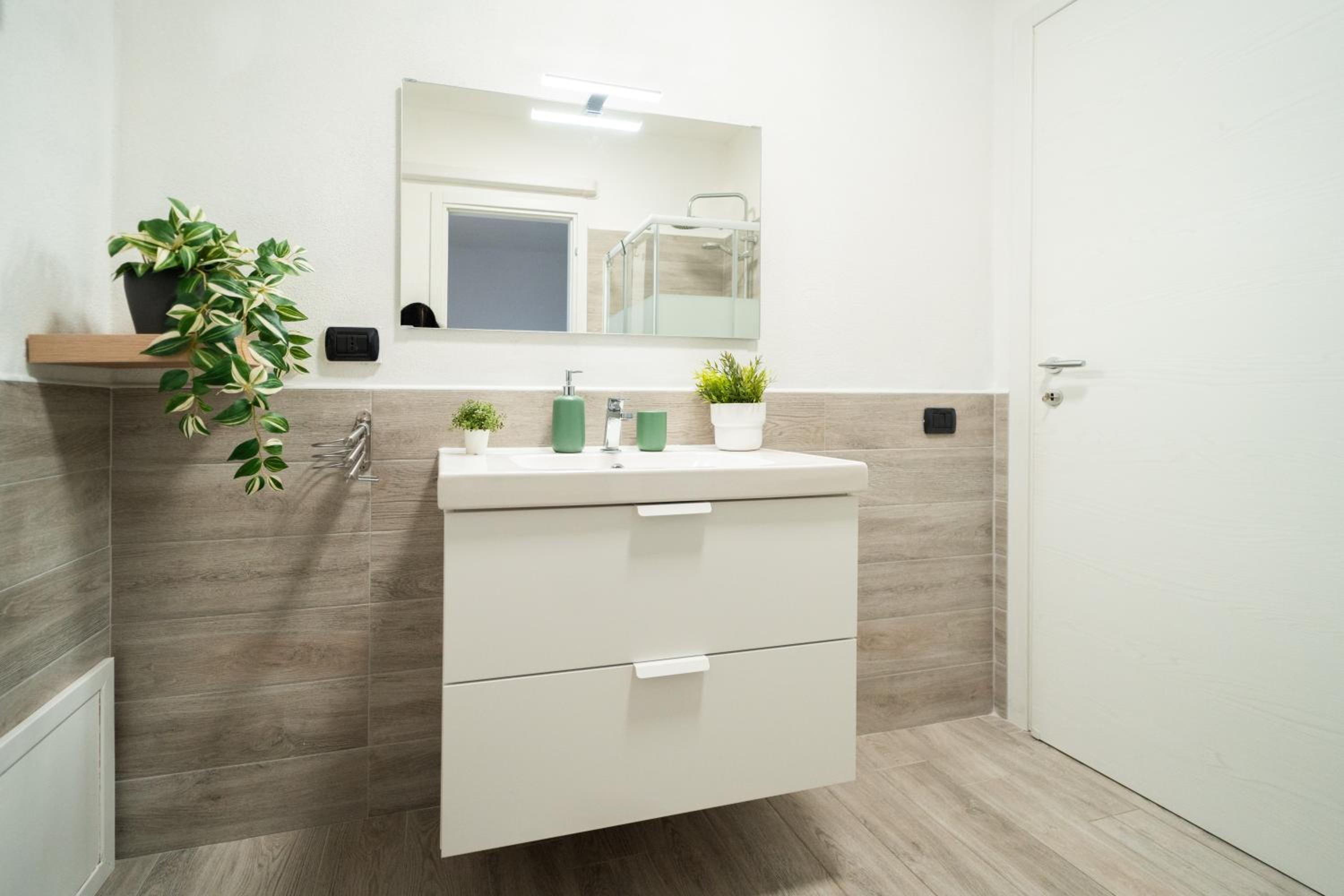 Family Suite with Balcony - Photo 19