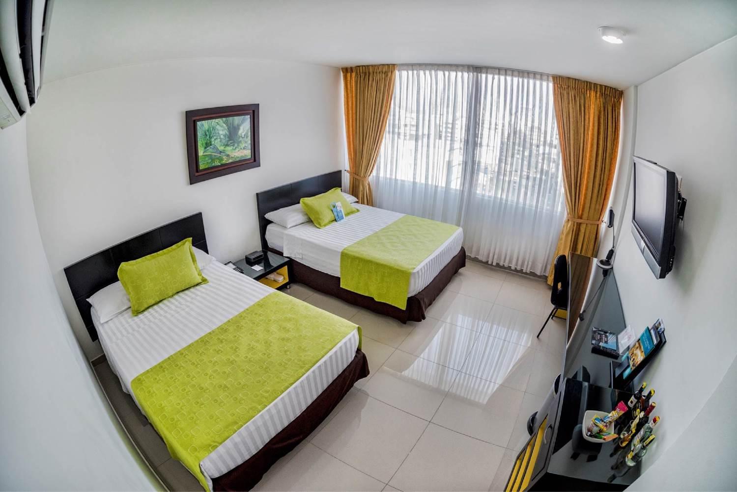 Standard Twin Room - Photo 4