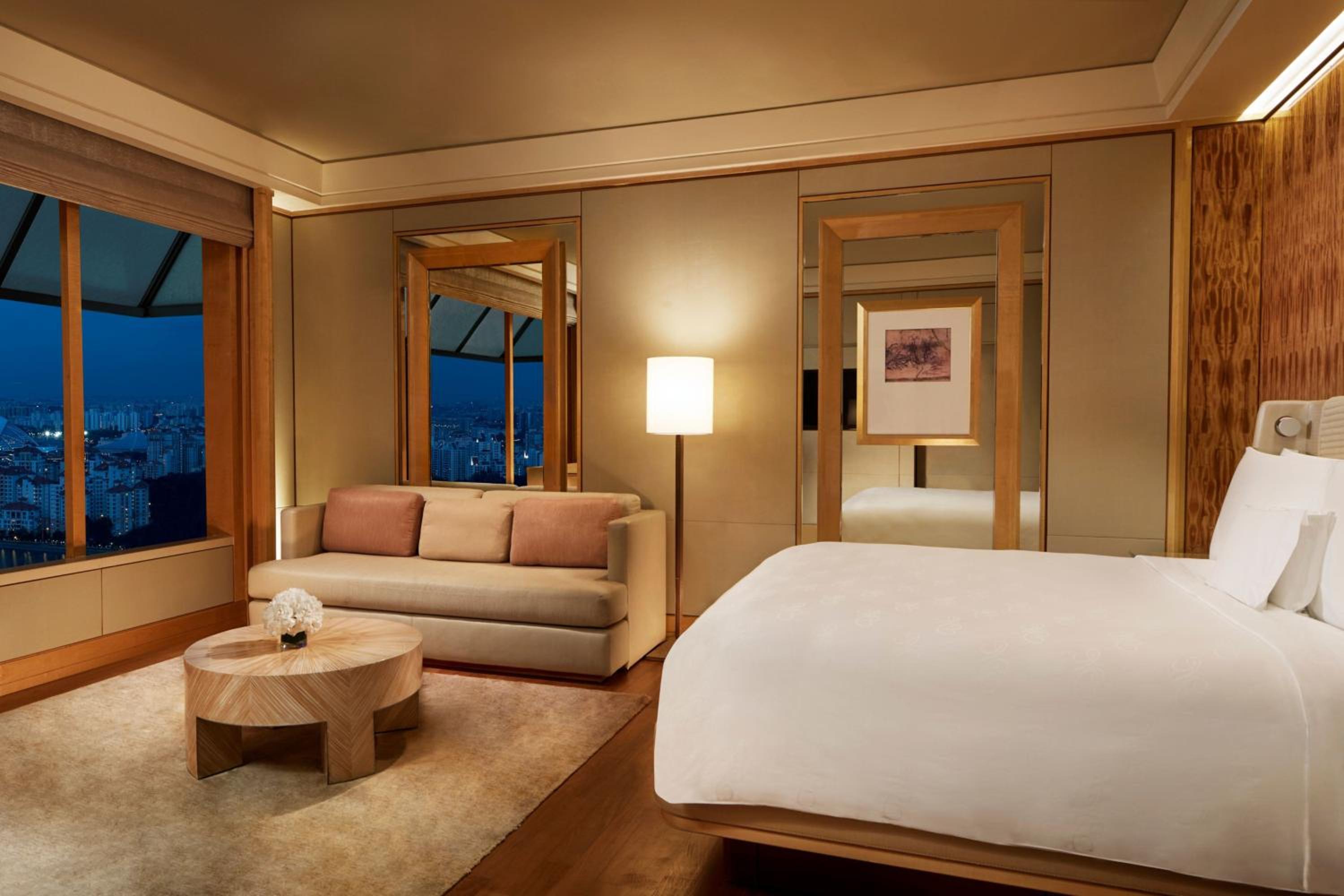 Kallang Deluxe King Room with One King Bed