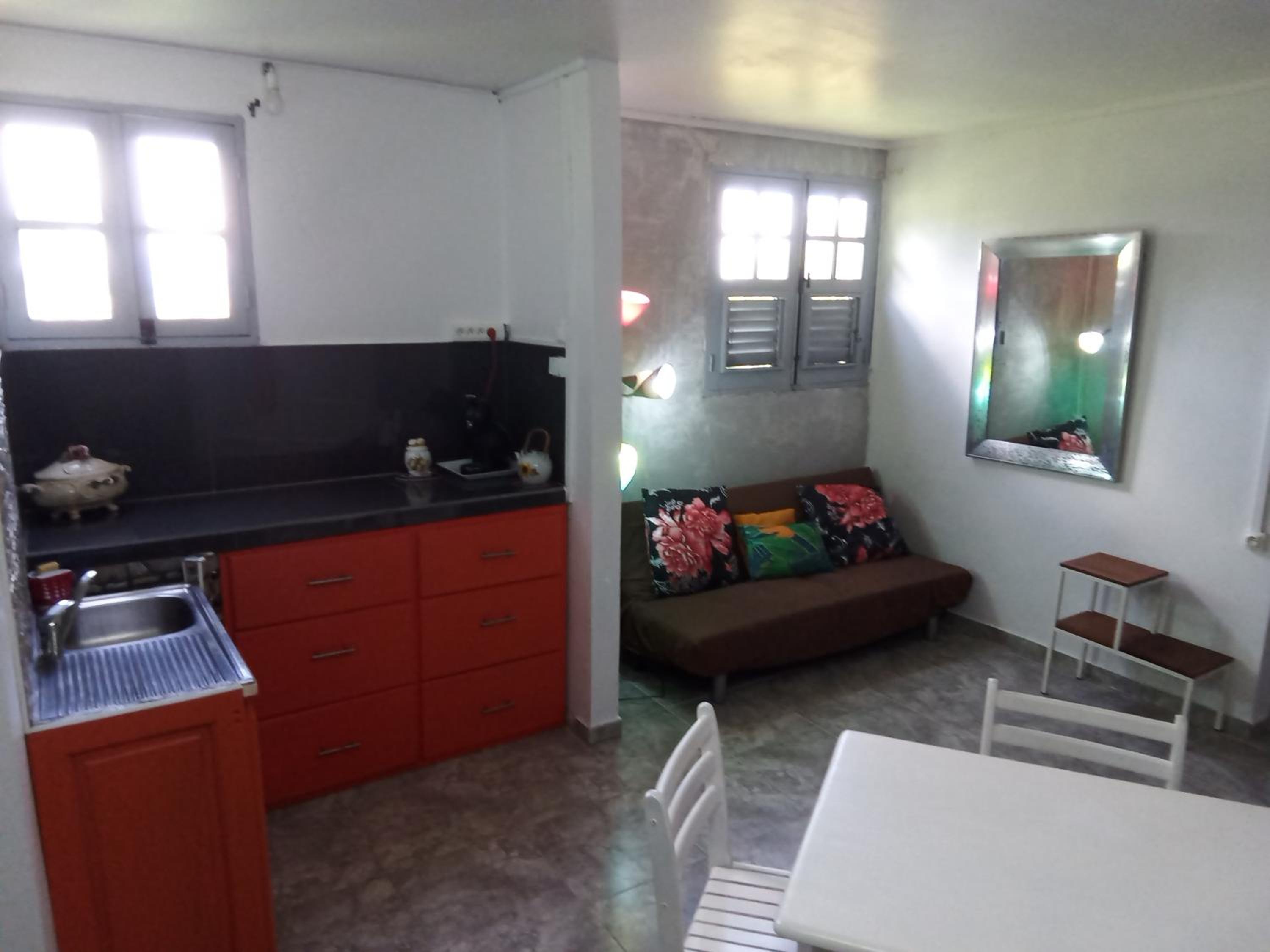 One-Bedroom Apartment photo 2