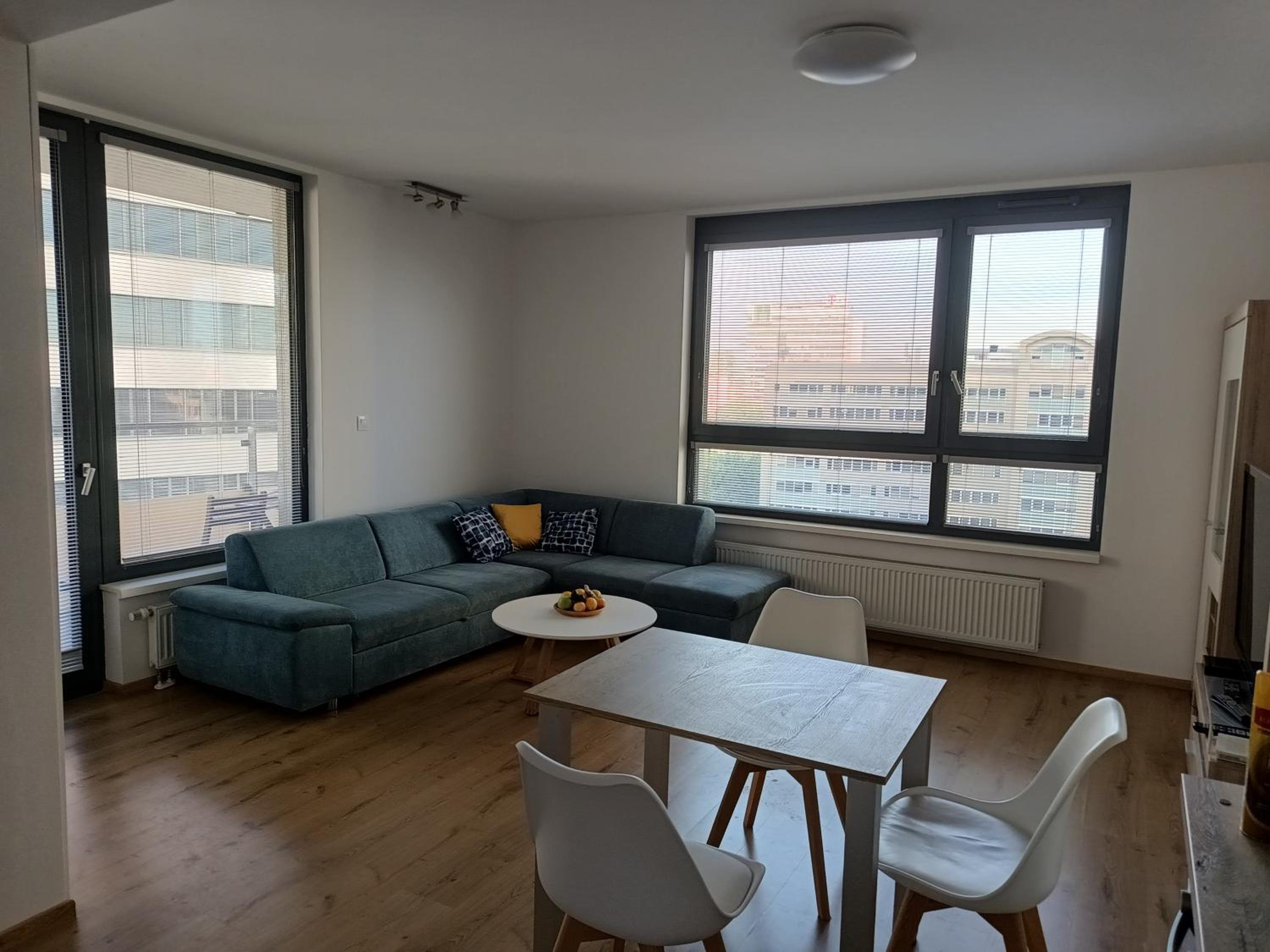 One-Bedroom Apartment photo 1