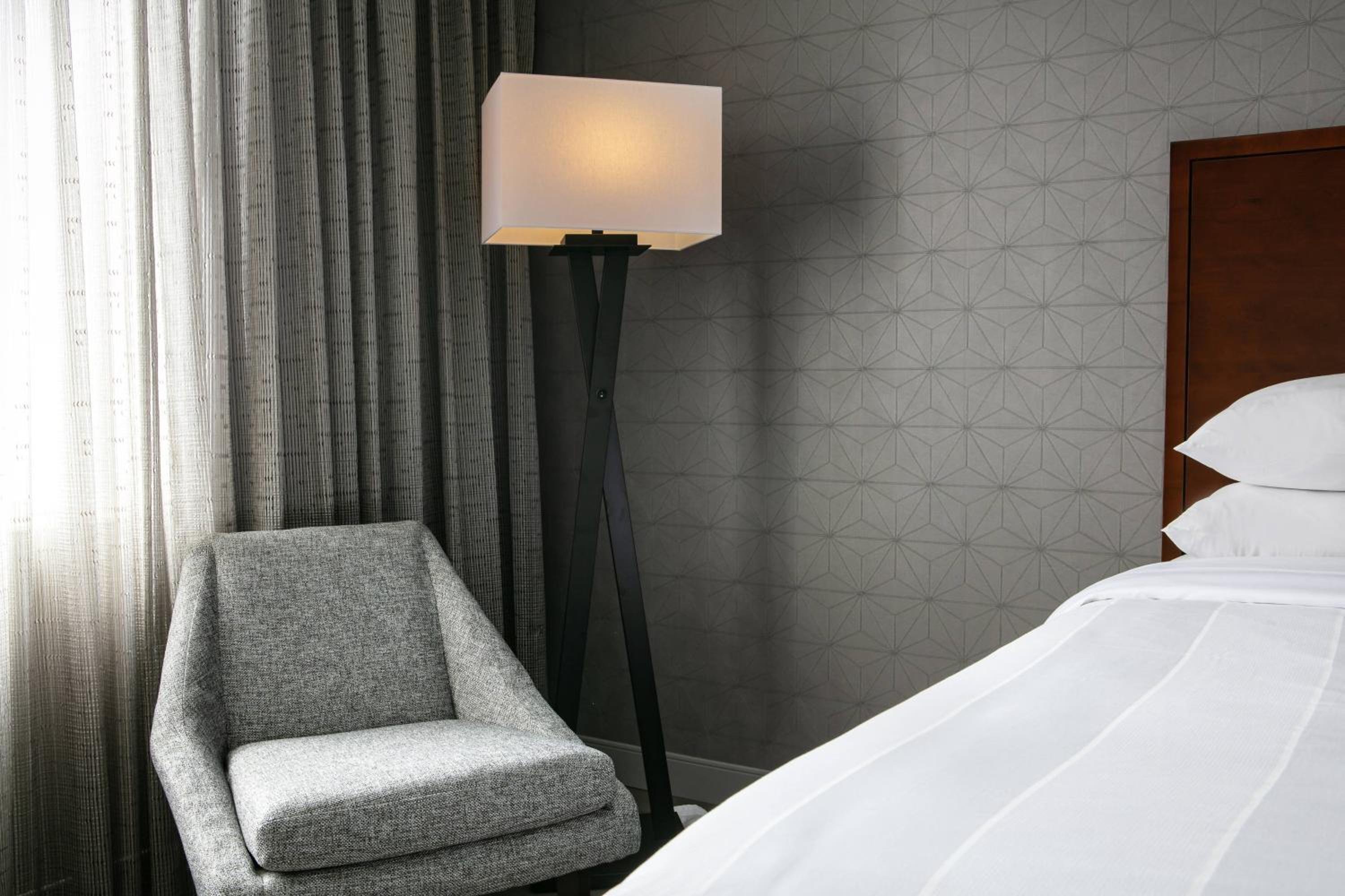 Queen Room with Two Queen Beds - Photo 3