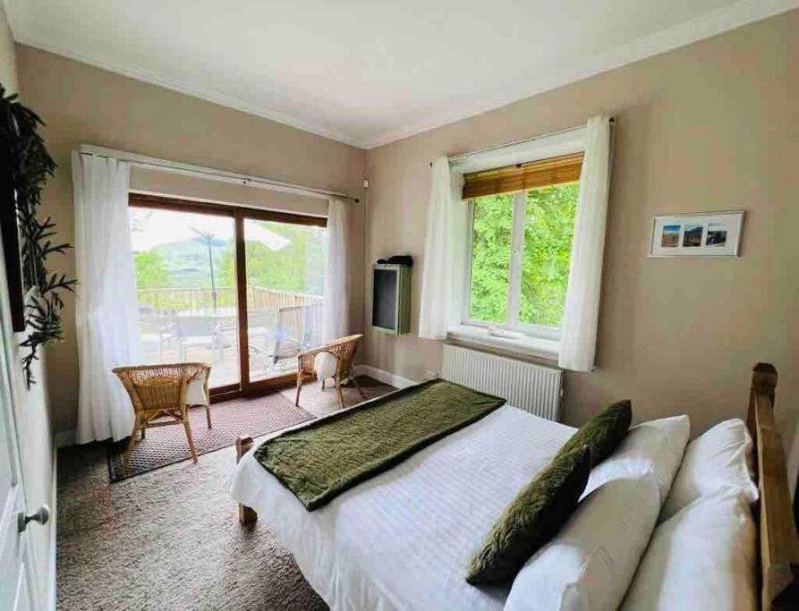 Three-Bedroom House photo 1