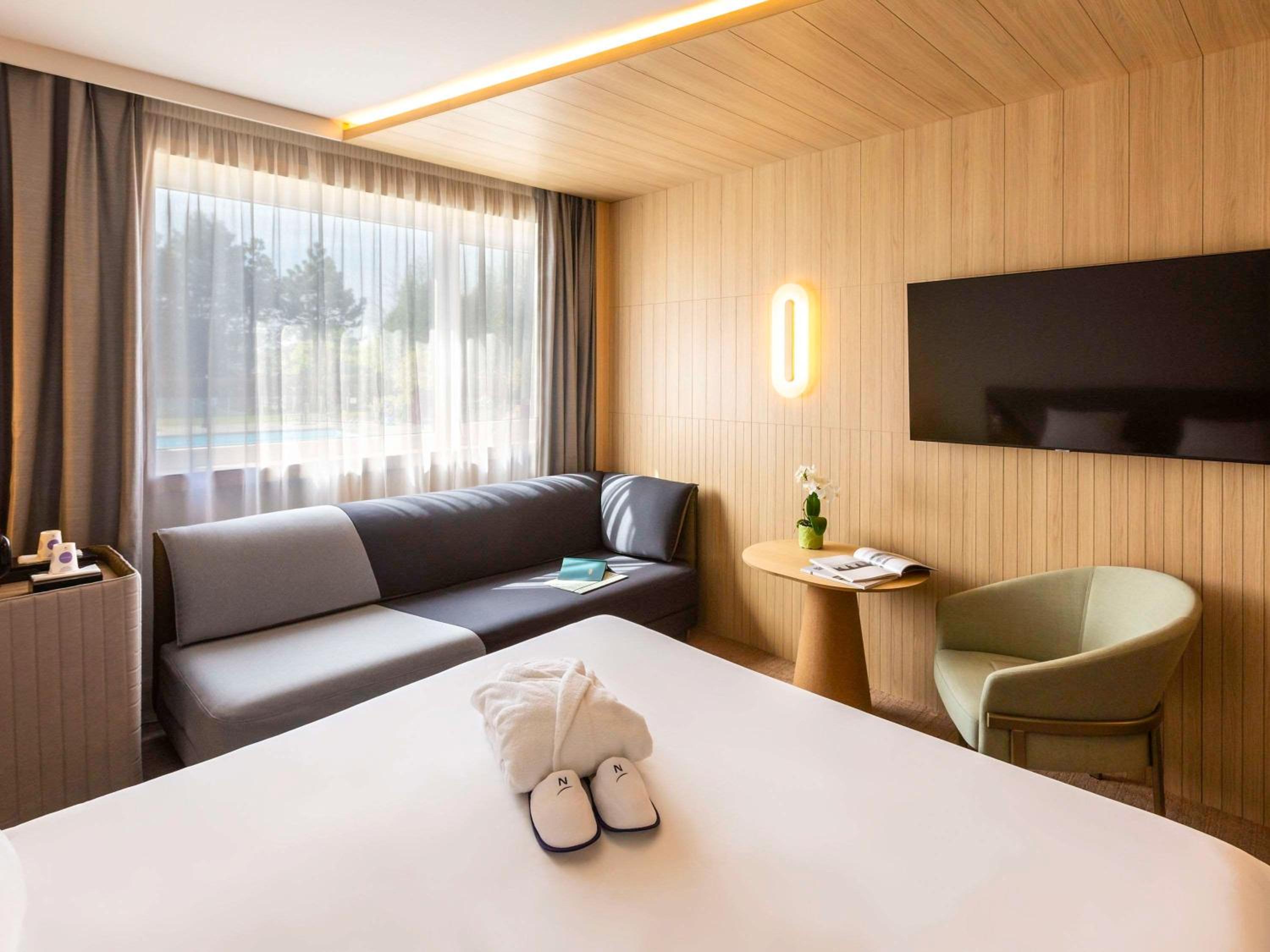 Executive Room with 1 Double Bed and 1 Sofa Bed - Photo 1