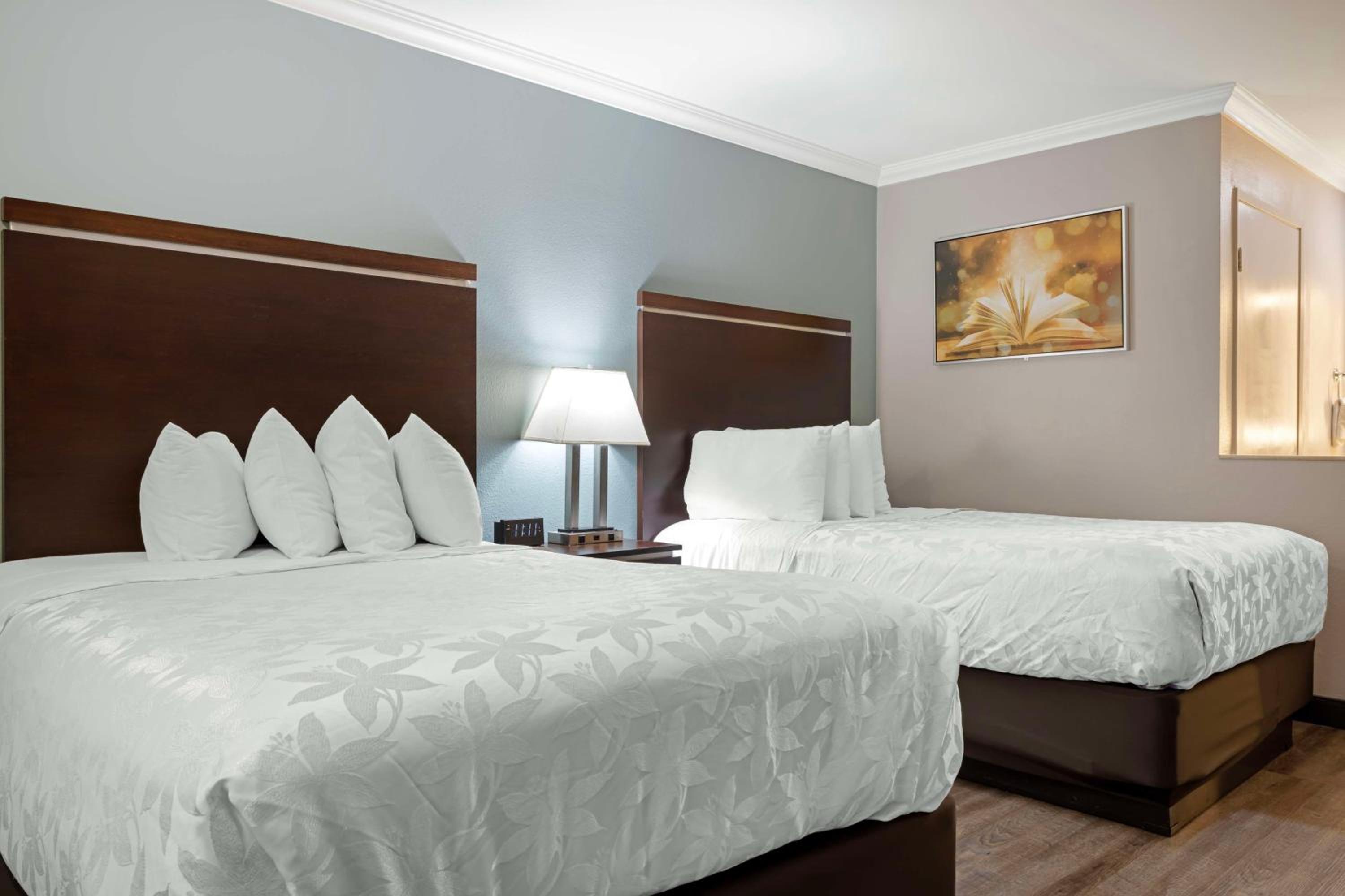 Double Room with Two Double Beds - Non-Smoking - Photo 1