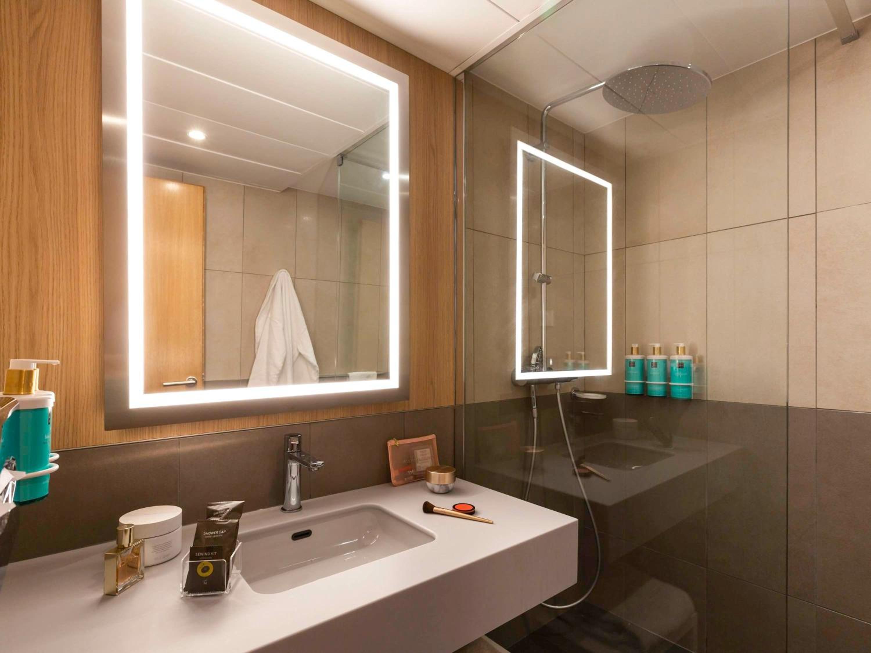 Executive Room with 1 Double Bed and 1 Sofa Bed - Photo 6
