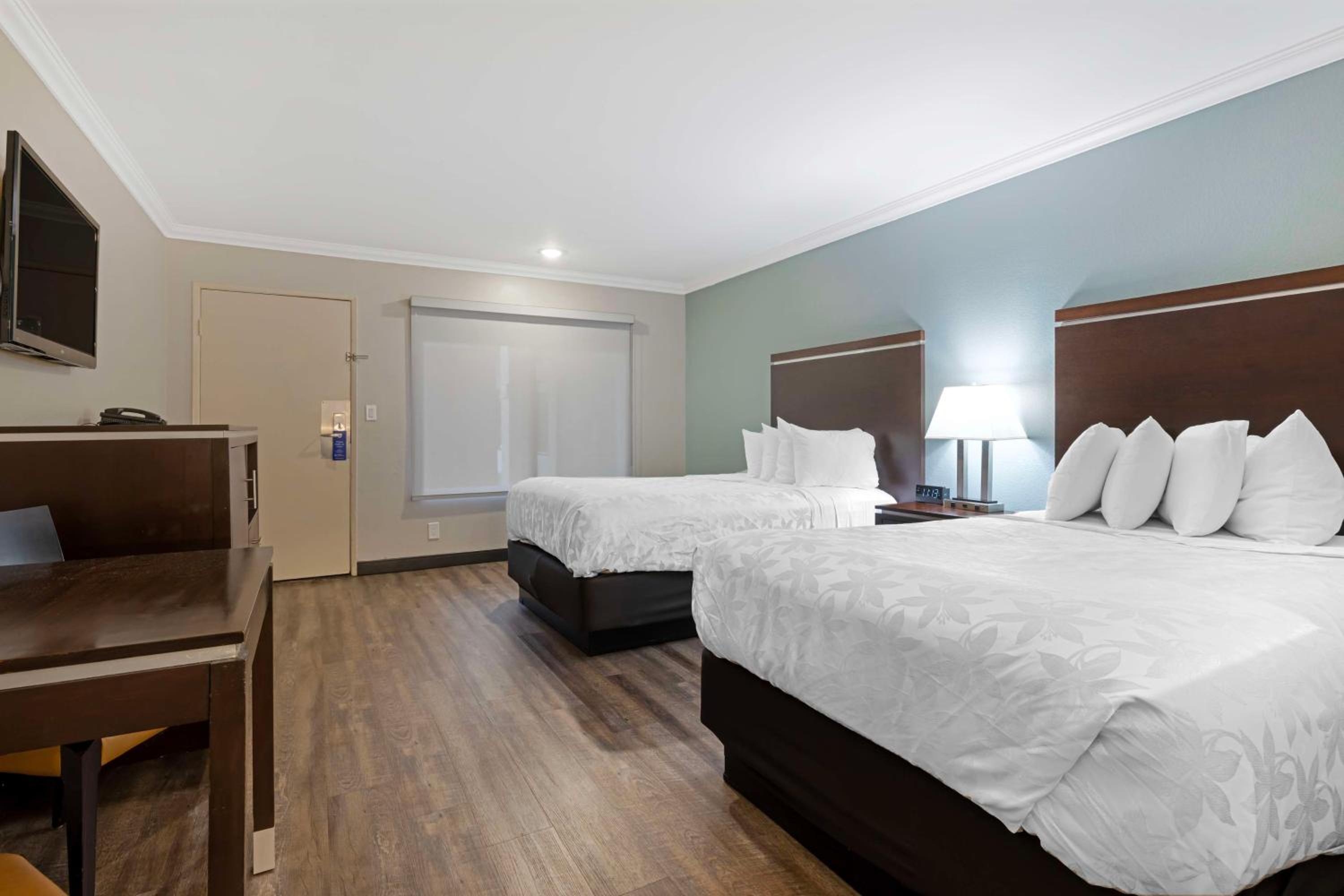Queen Room with Two Queen Beds - Photo 1