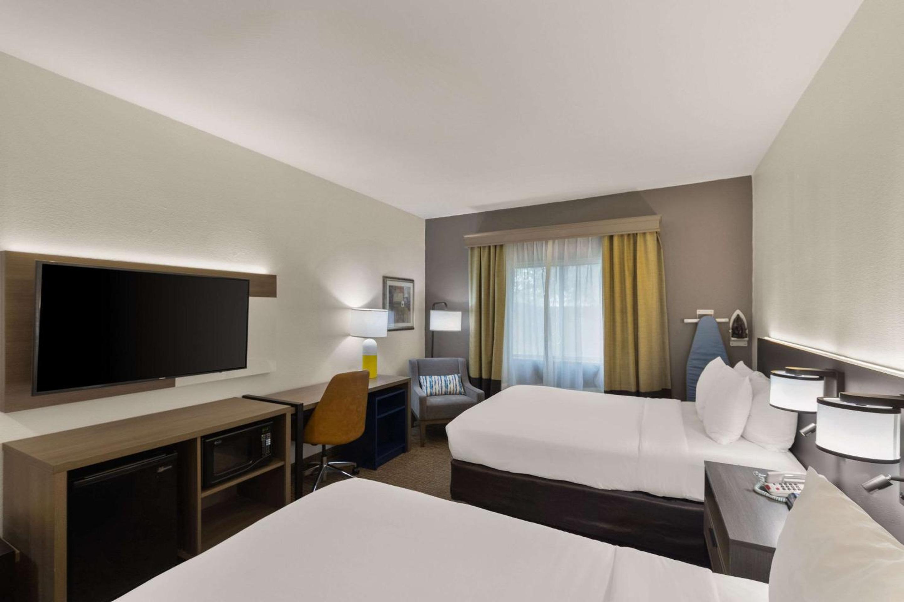 Queen Room with Two Queen Beds - Accessible/Non-Smoking  - Photo 1