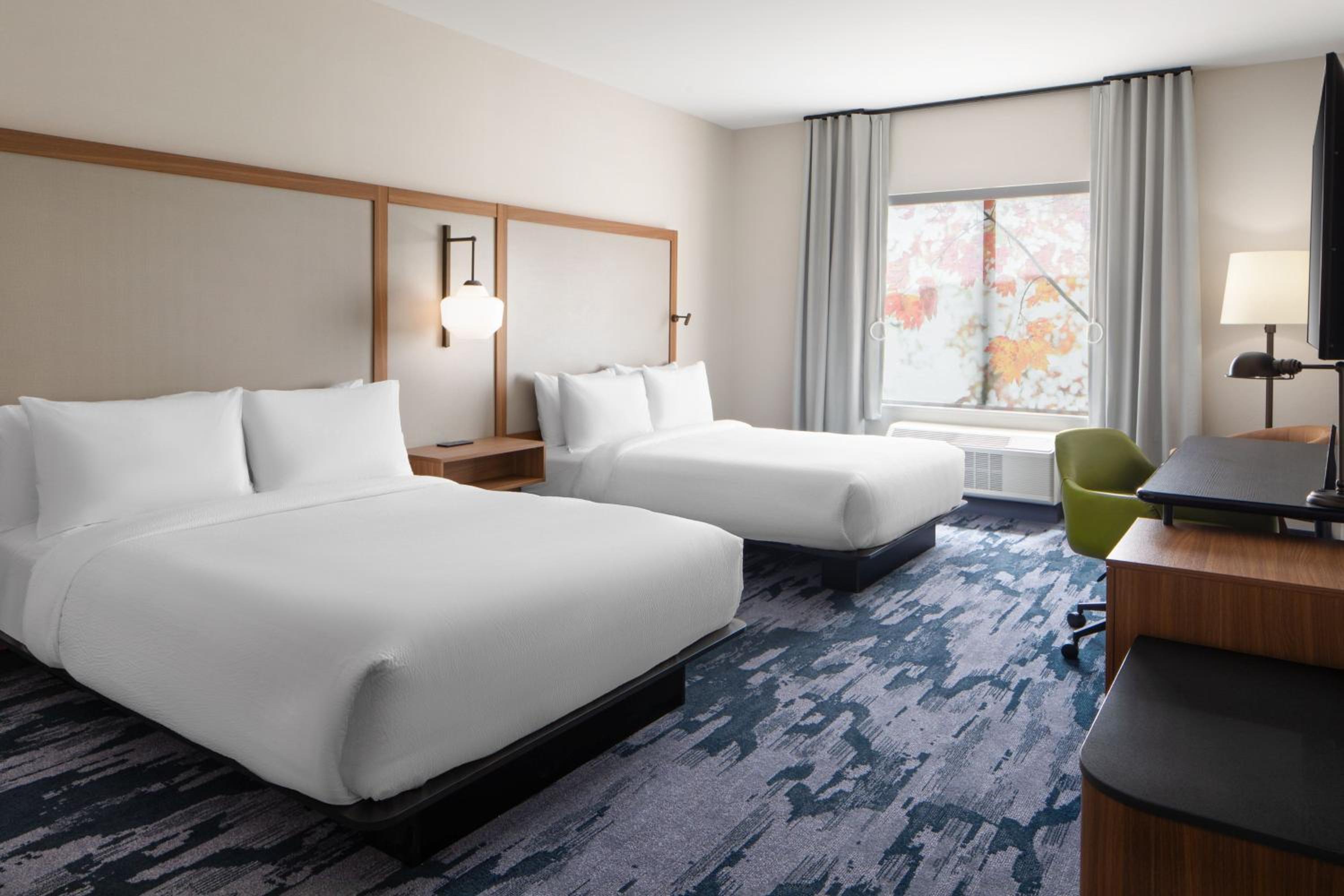 Queen Room with Two Queen Beds - Hearing Accessible photo 2